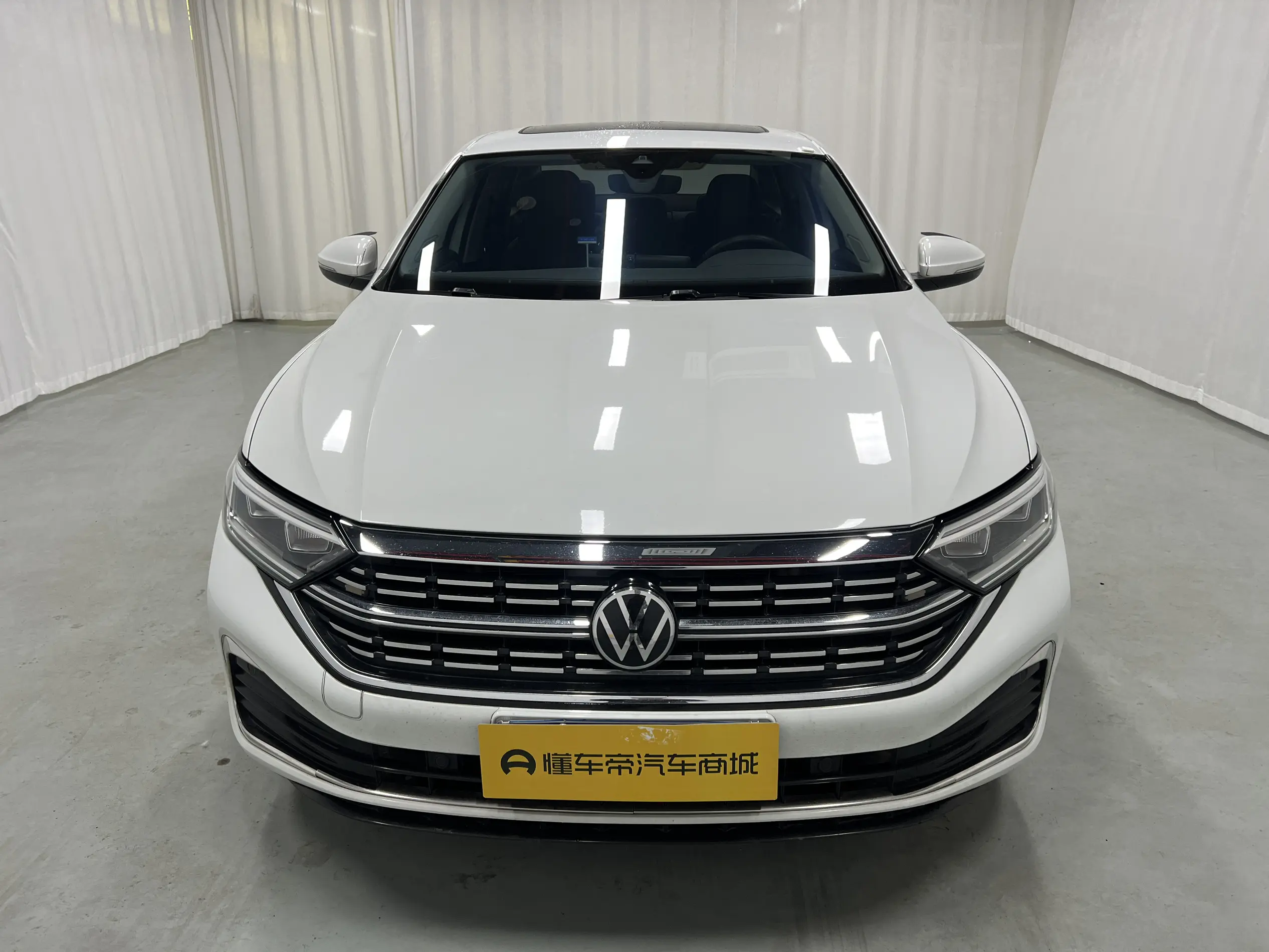 Volkswagen Sagitar  из Китая