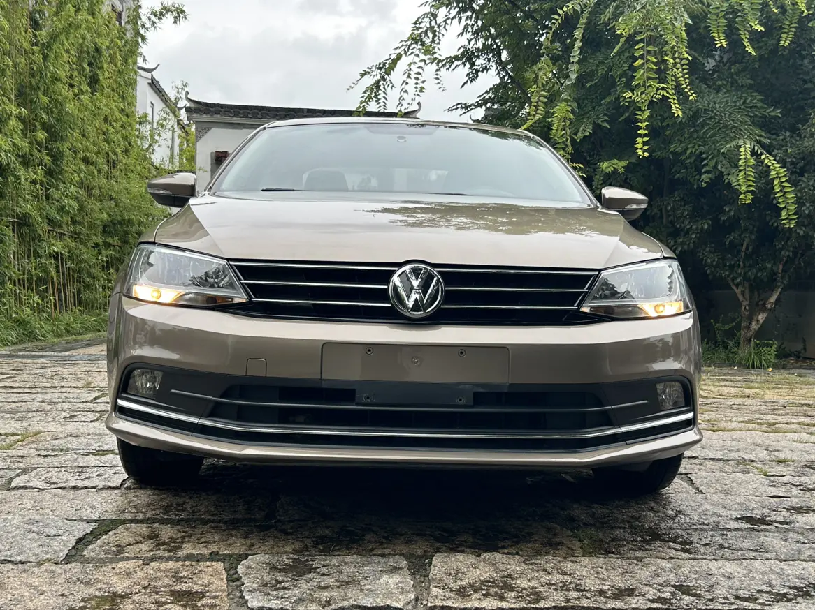 Volkswagen Sagitar  из Китая