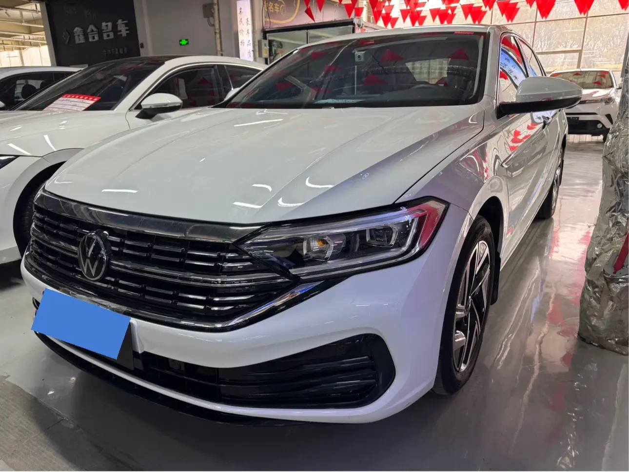 Volkswagen Sagitar  из Китая