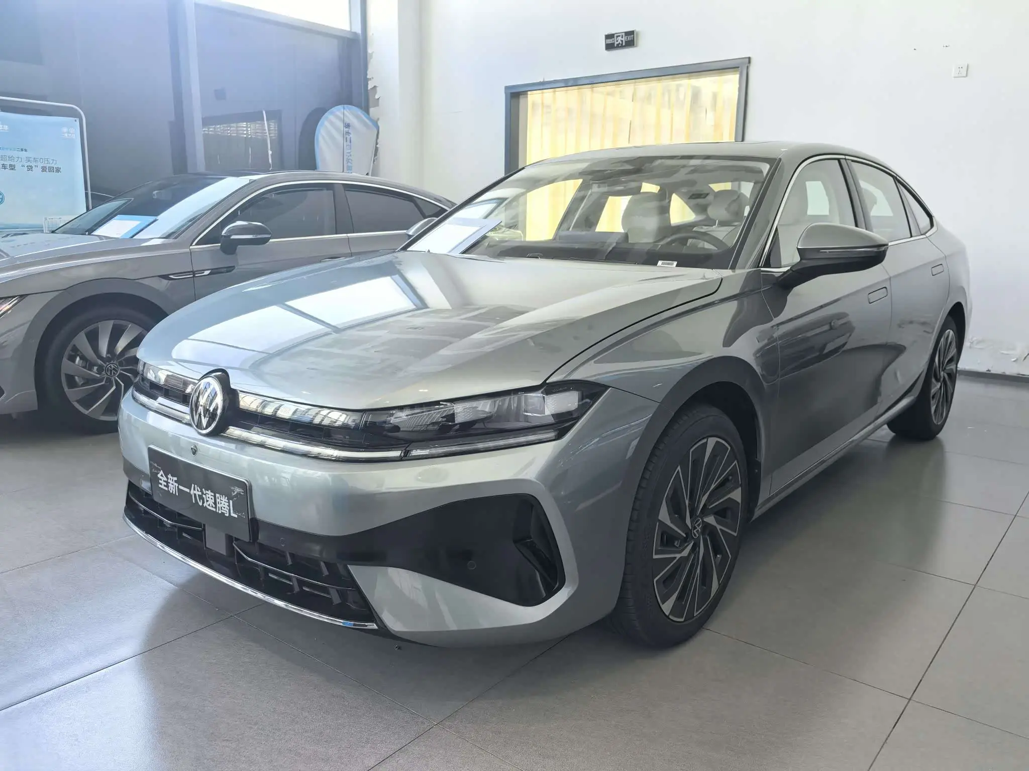 Volkswagen Sagitar  из Китая