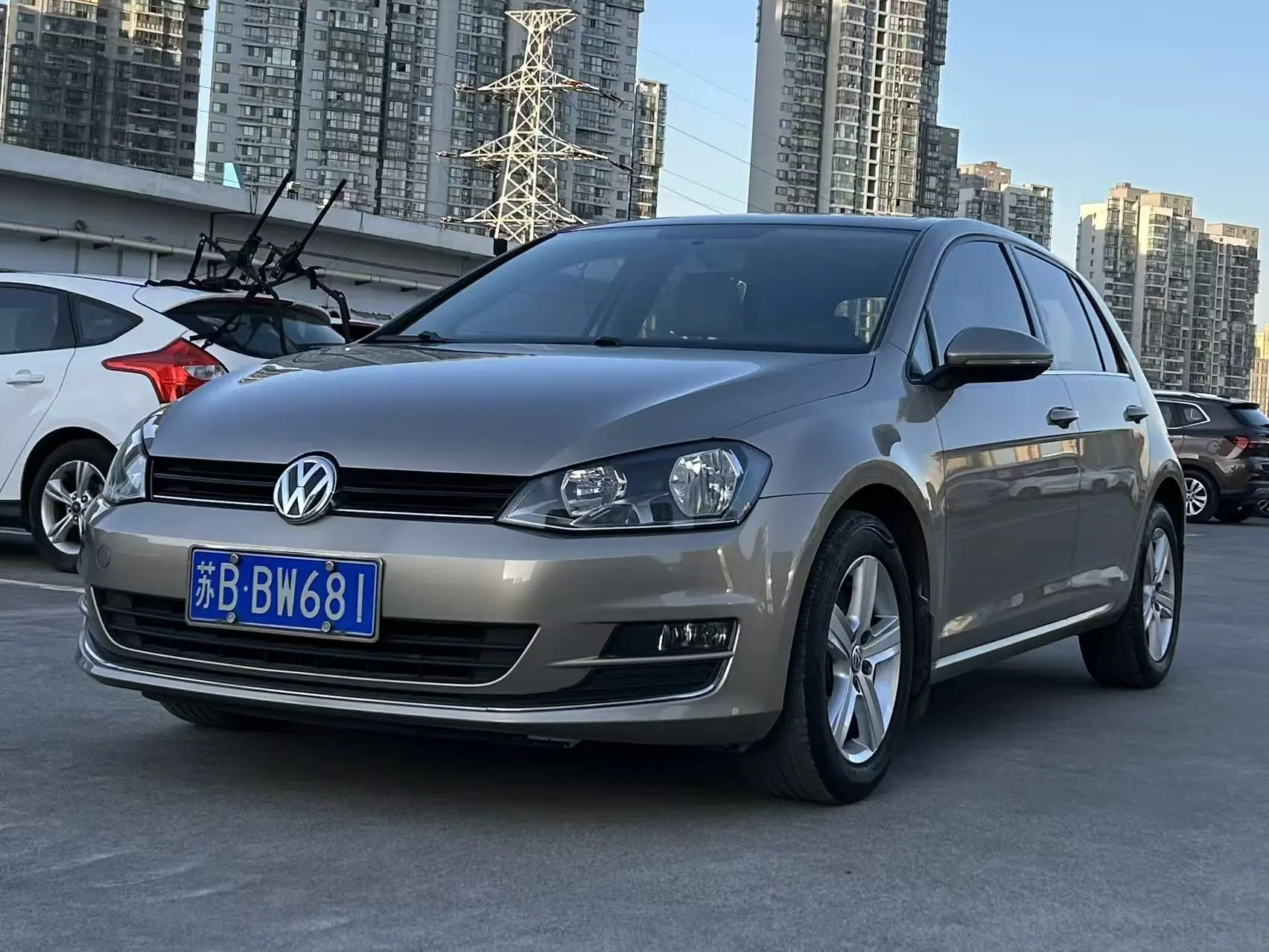 Volkswagen Golf  из Китая