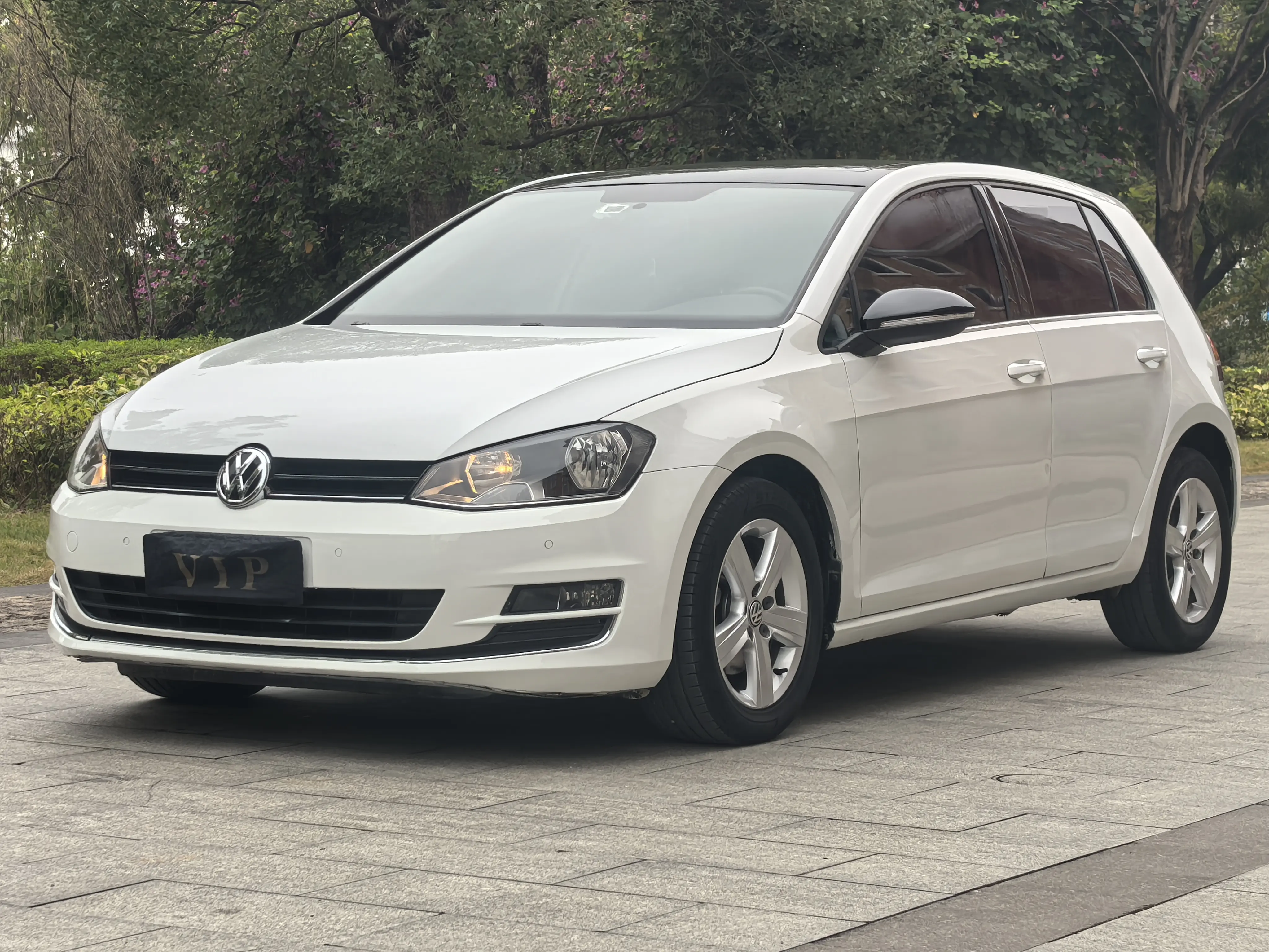 Volkswagen Golf  из Китая