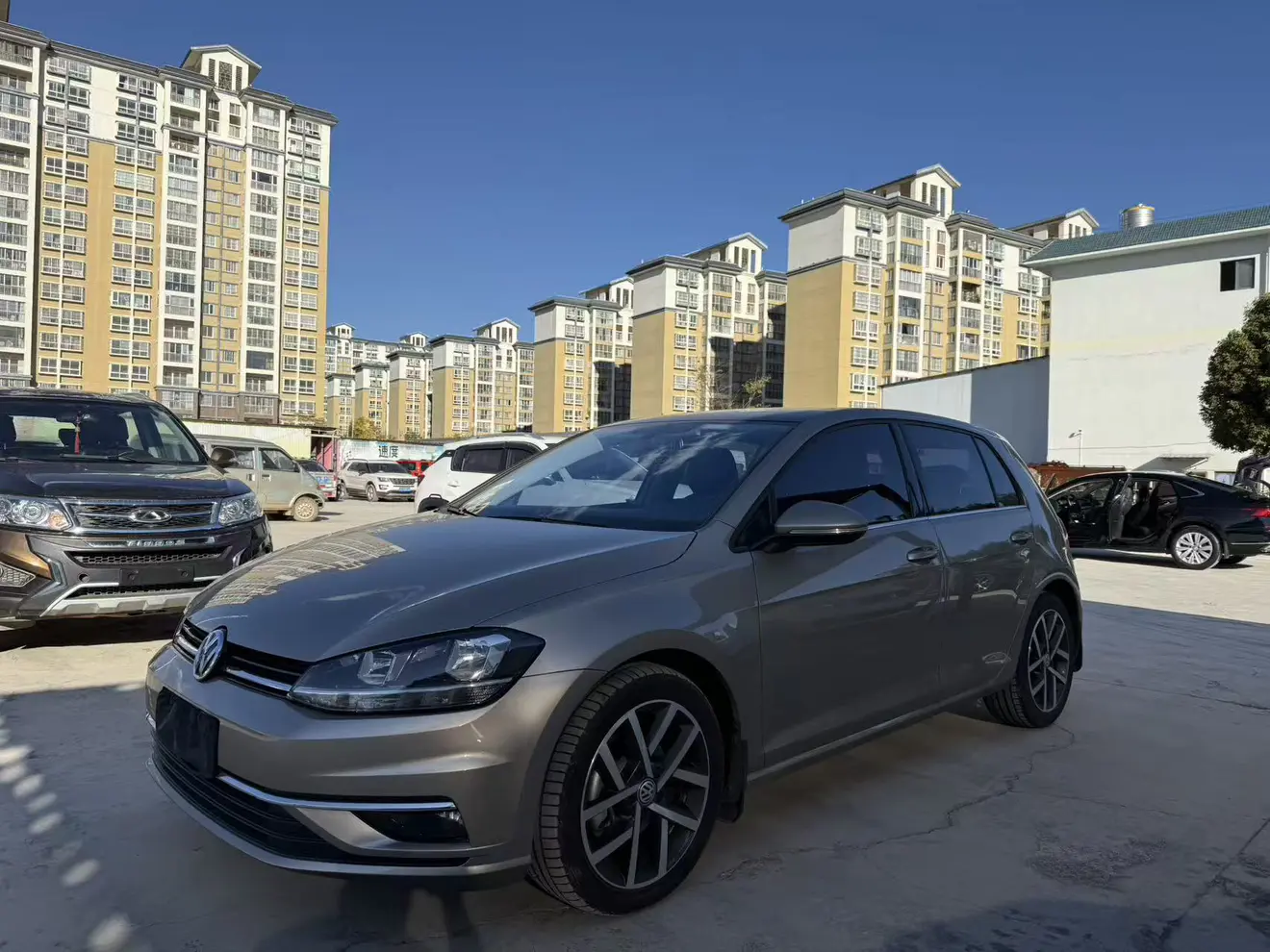 Volkswagen Golf  из Китая