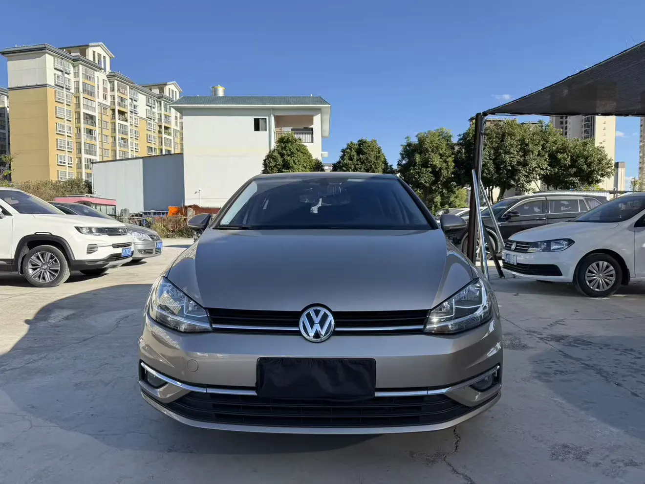 Volkswagen Golf  из Китая