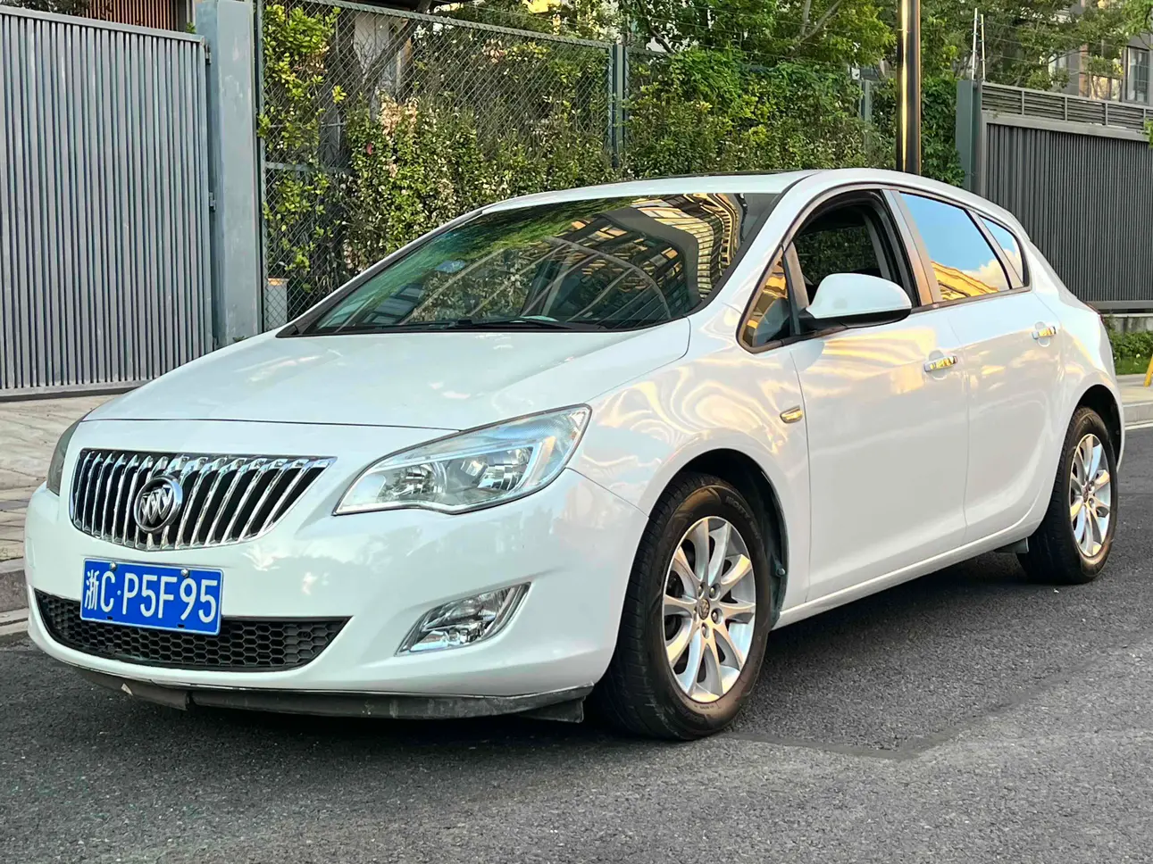 Buick Yinglang  из Китая
