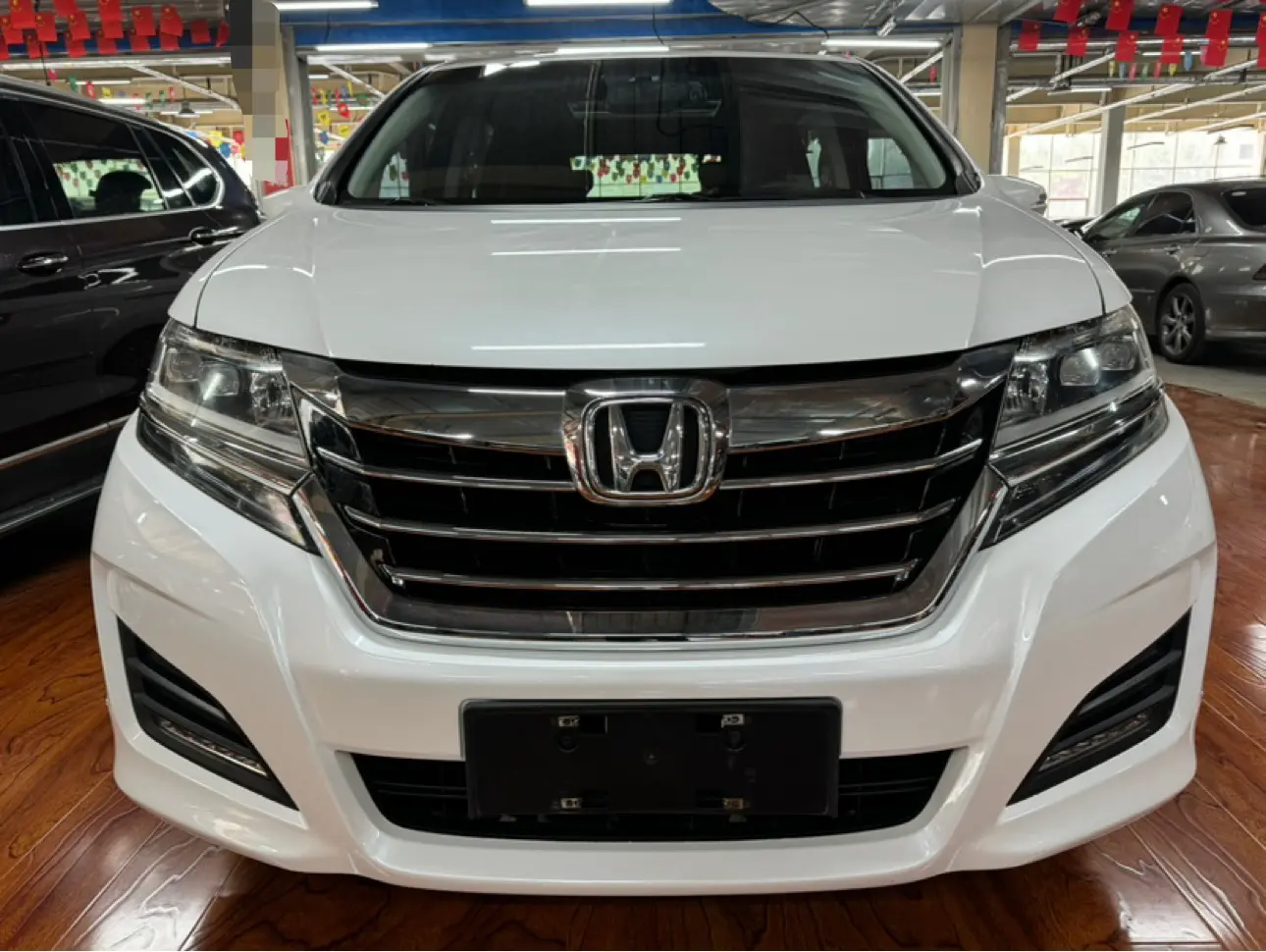 Honda Elysion (Alison)  из Китая