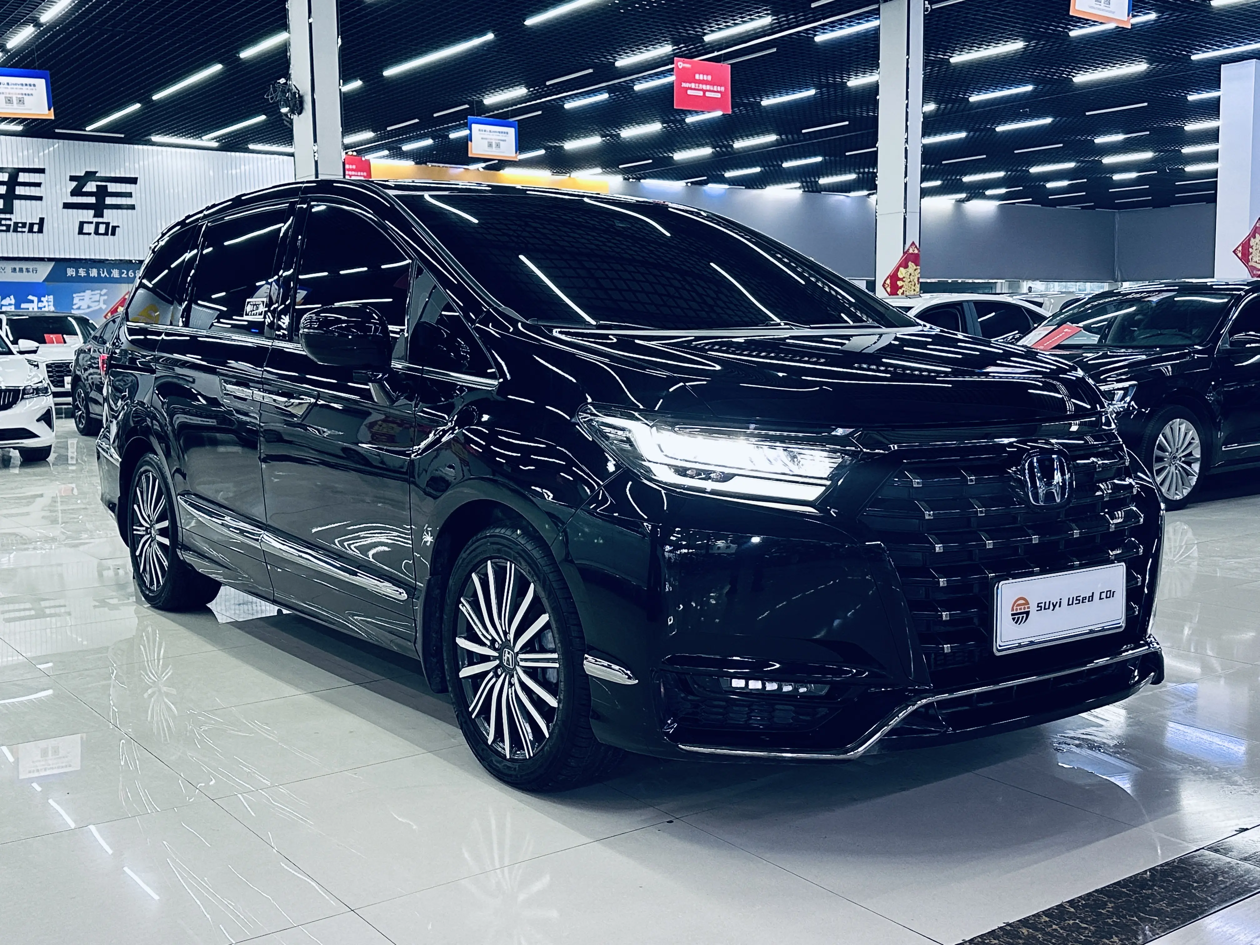 Honda Elysion (Alison)  из Китая