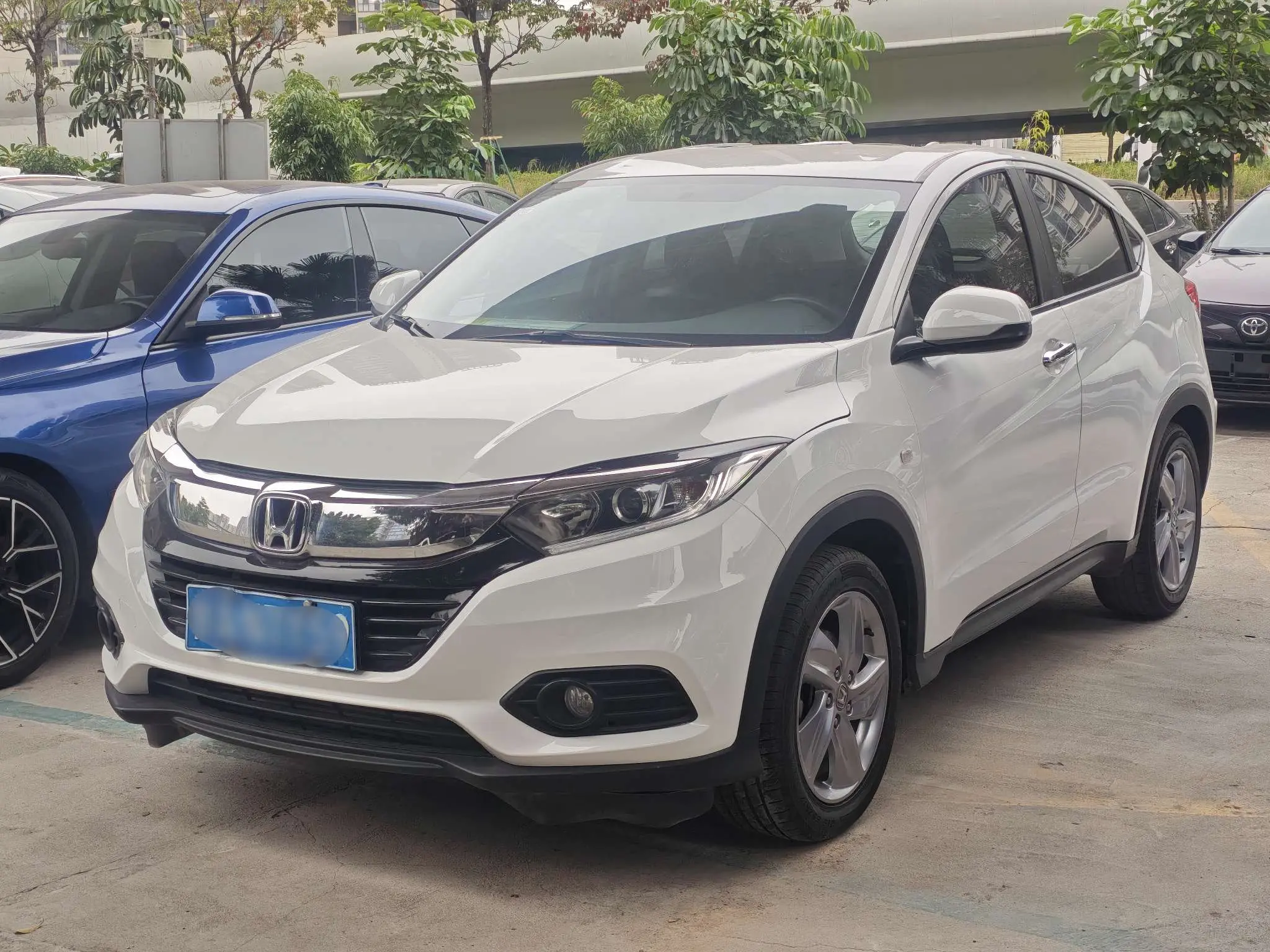 Honda Vezel (Binzhi)  из Китая