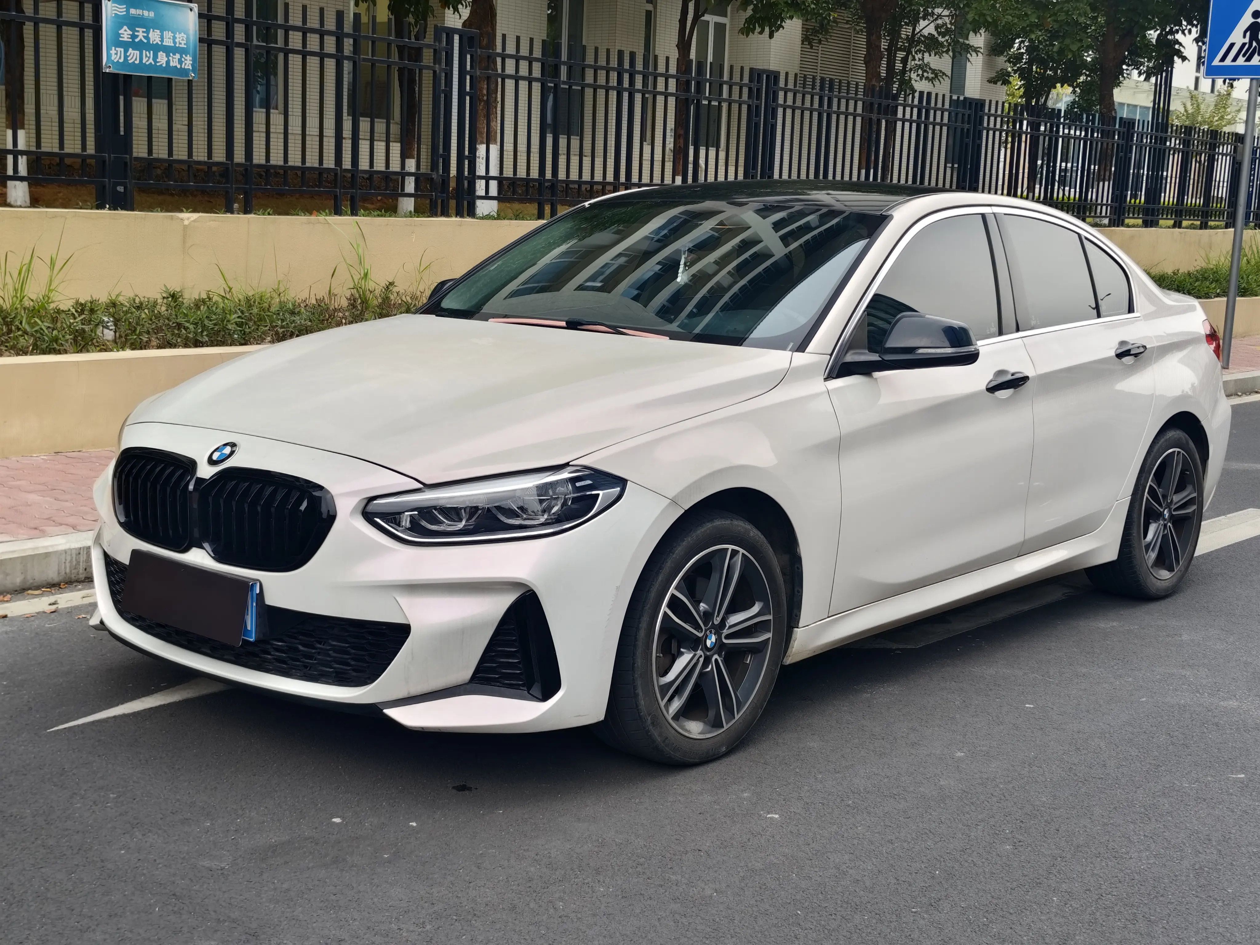 BMW 1 Series  из Китая