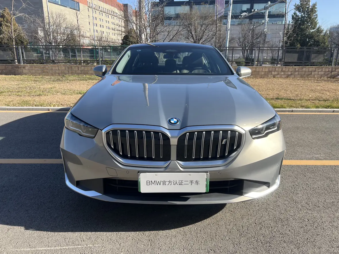 BMW i5  из Китая