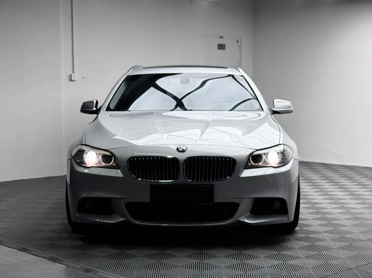 BMW 5 Series  из Китая