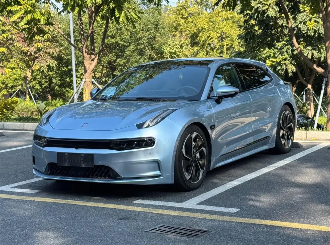 ZEEKR 001  из Китая