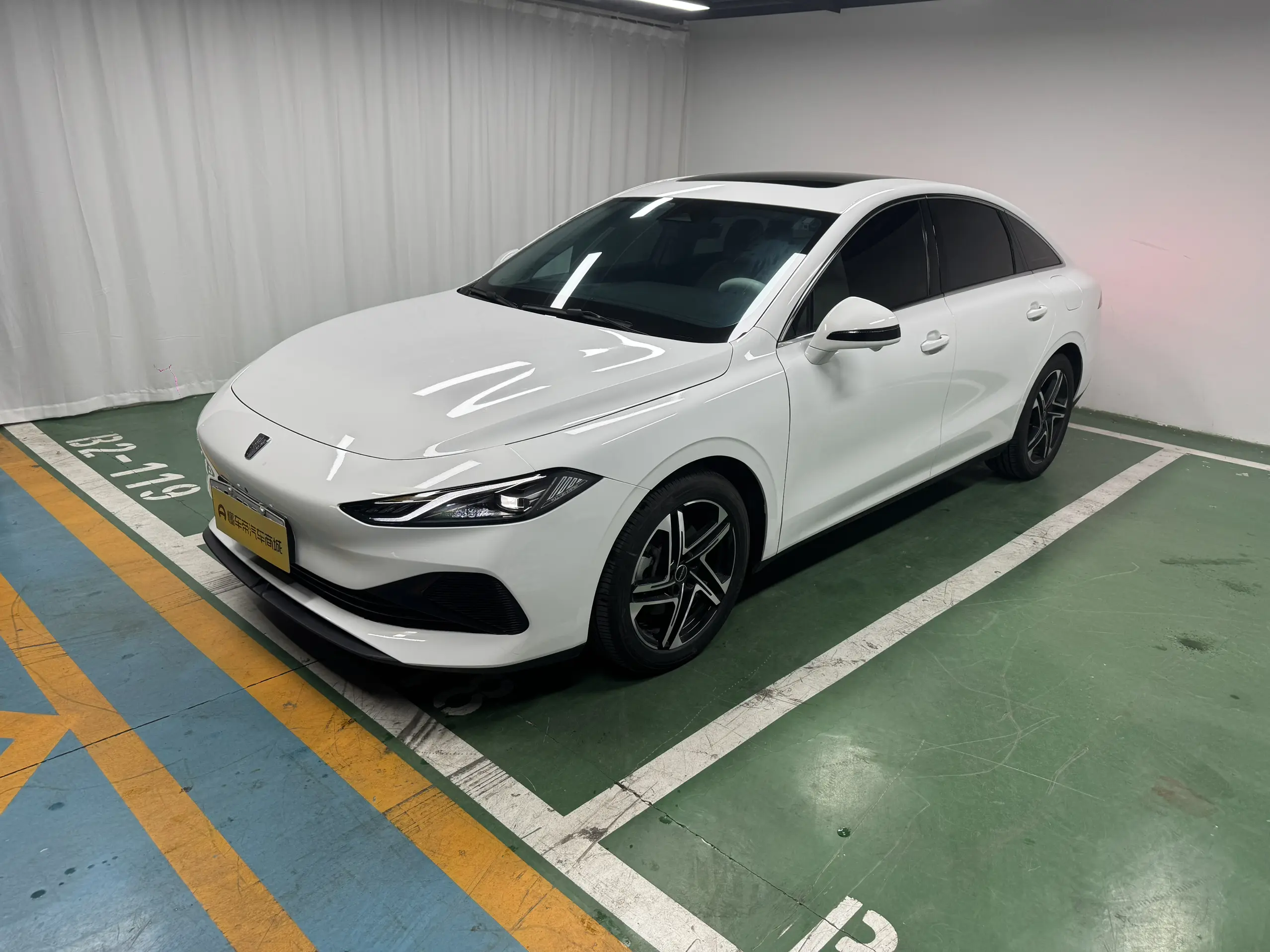 Roewe D7 DMH  из Китая