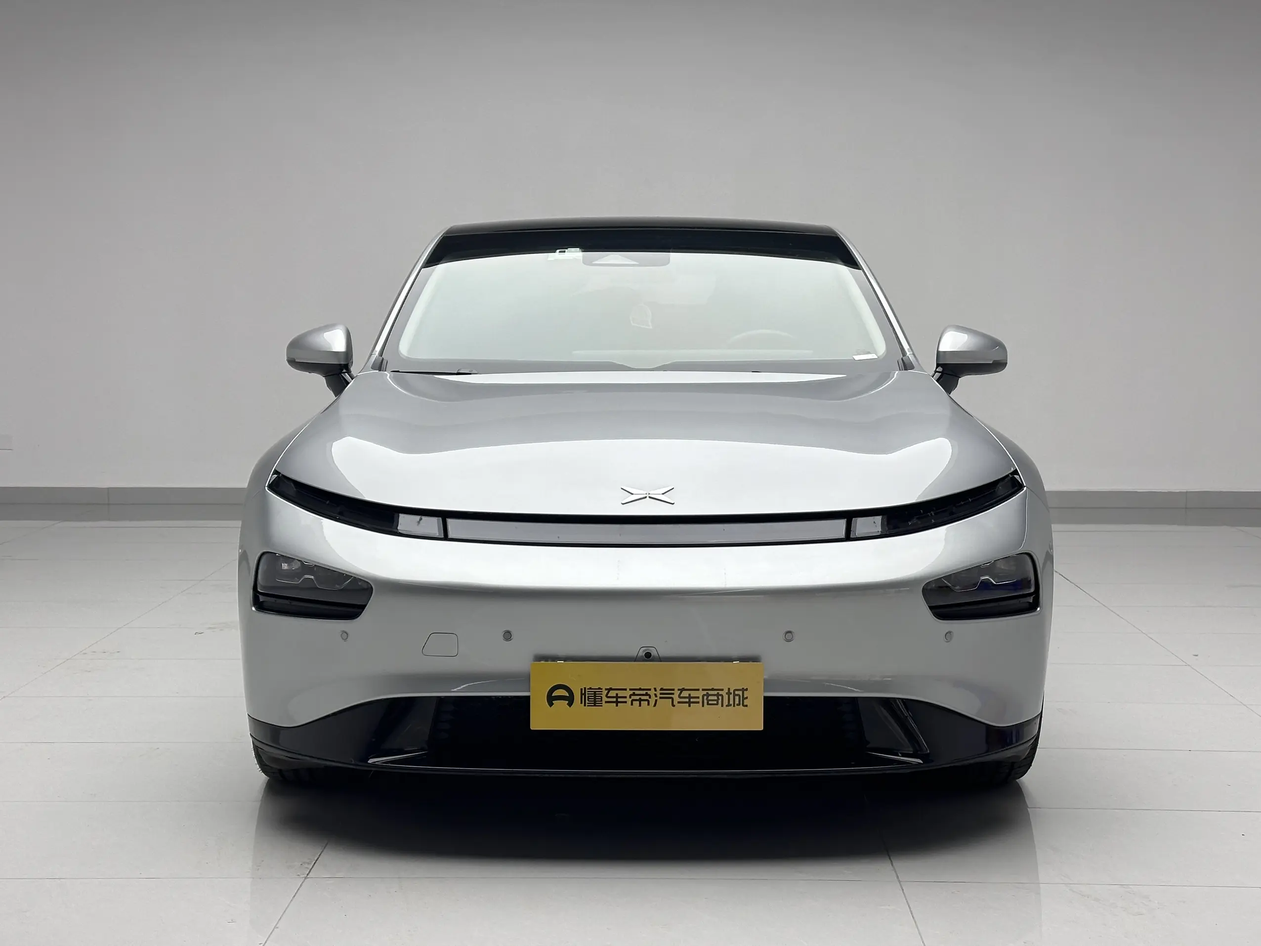 Xpeng P7  из Китая