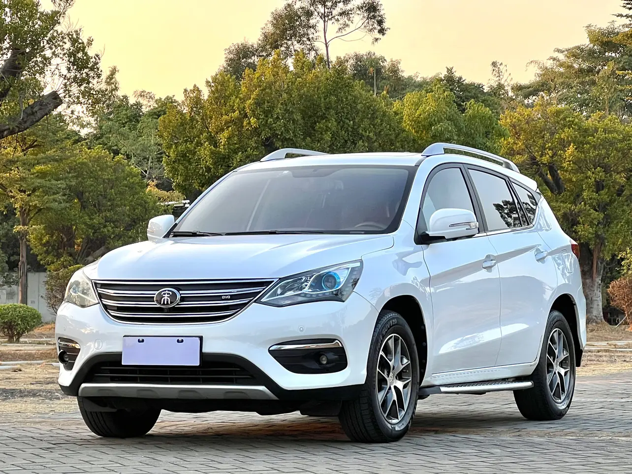 BYD Song  из Китая