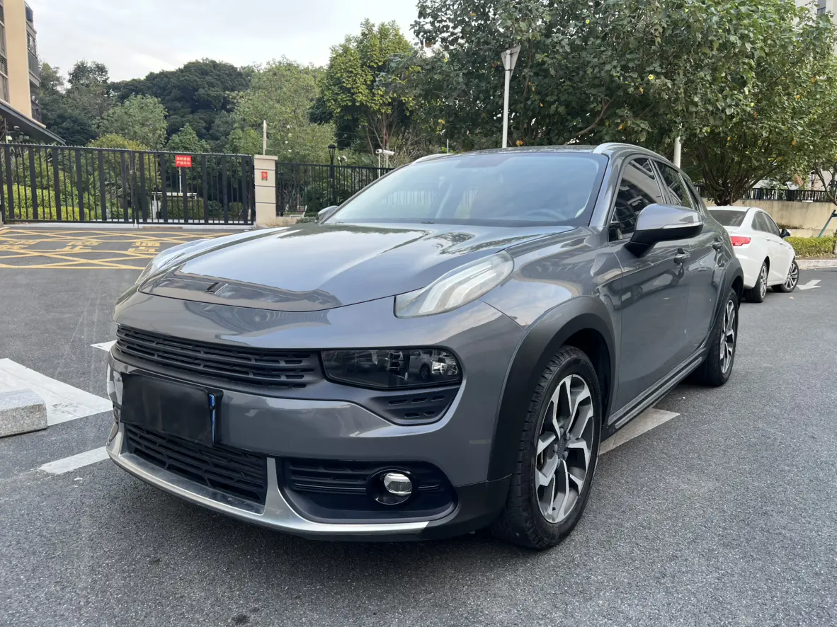 Lynk & Co 02