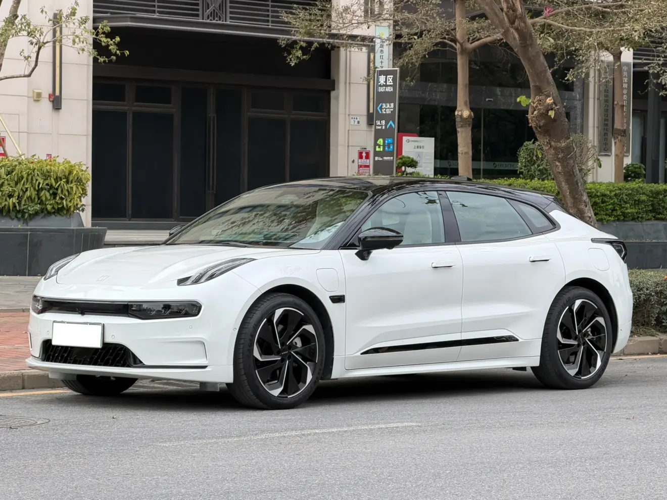 ZEEKR 001  из Китая