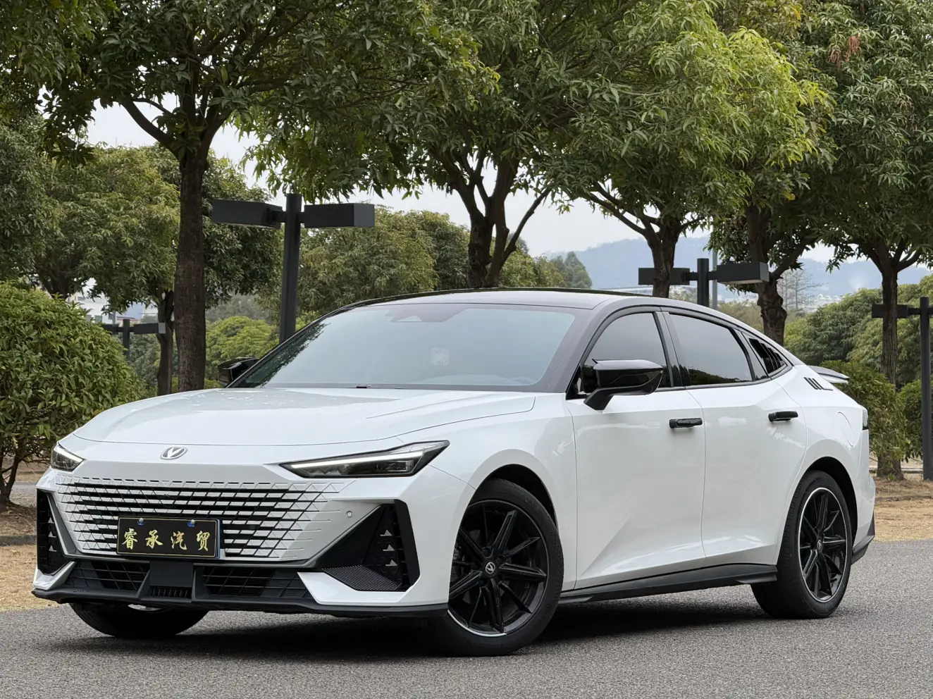 Changan UNI-V  из Китая