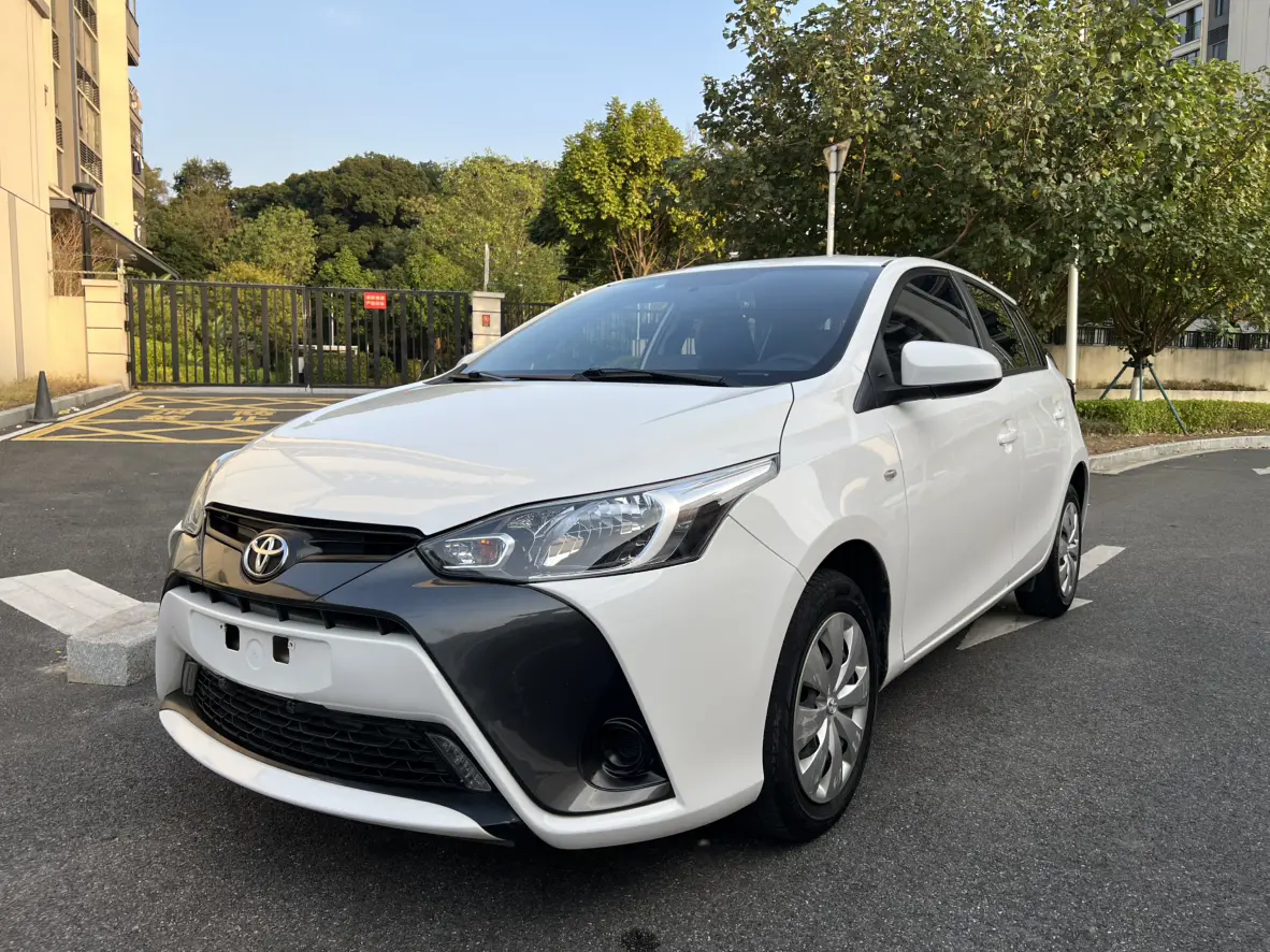 Toyota Yaris L  из Китая