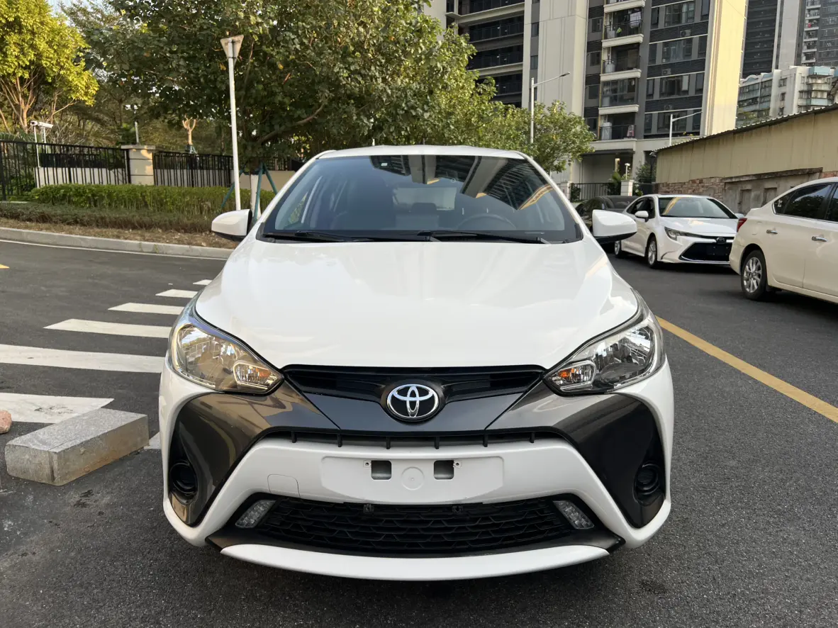 Toyota Yaris L  из Китая