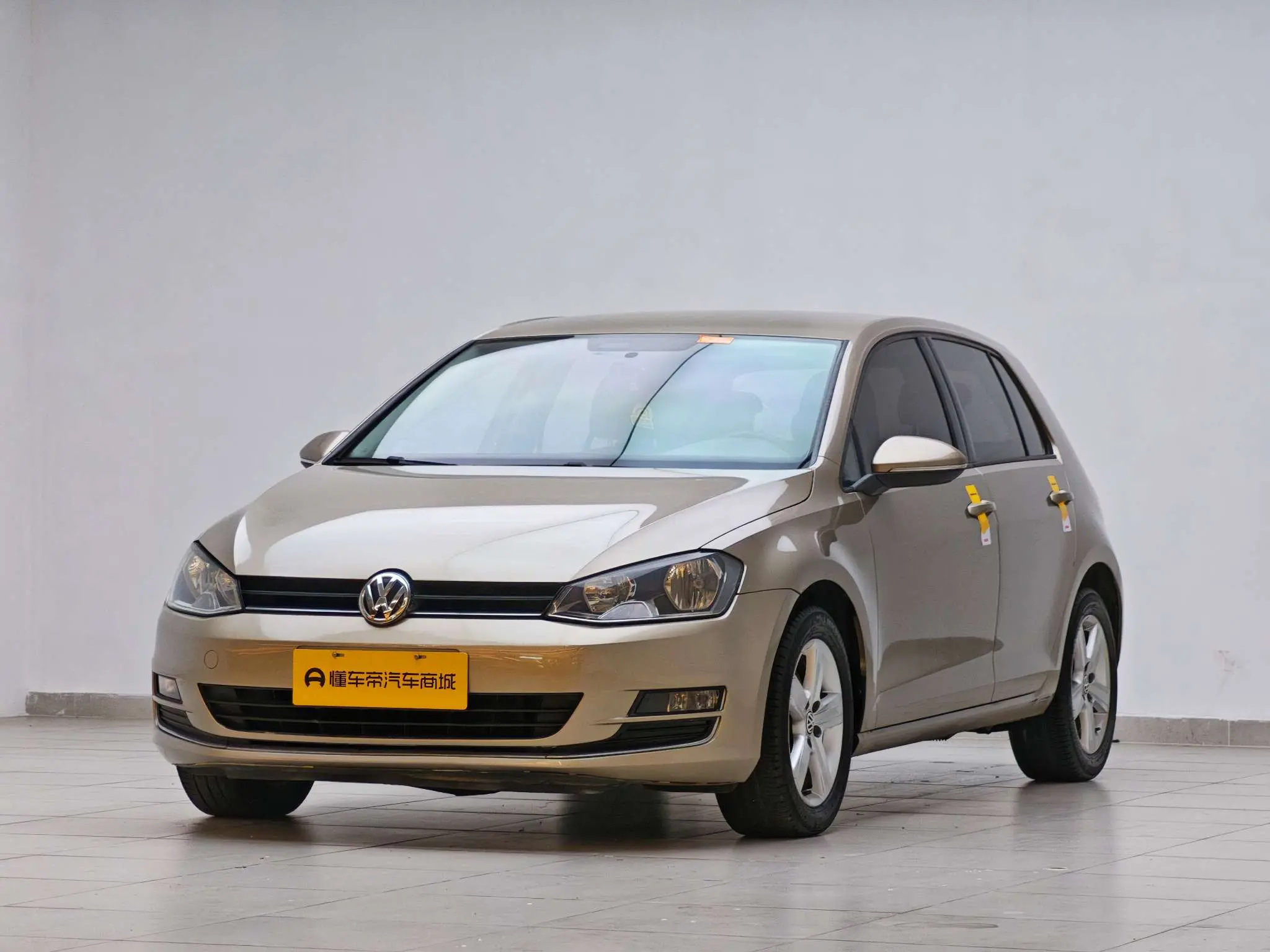 Volkswagen Golf  из Китая