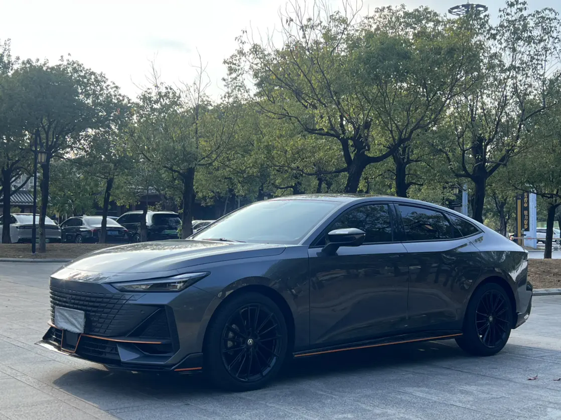 Changan UNI-V  из Китая