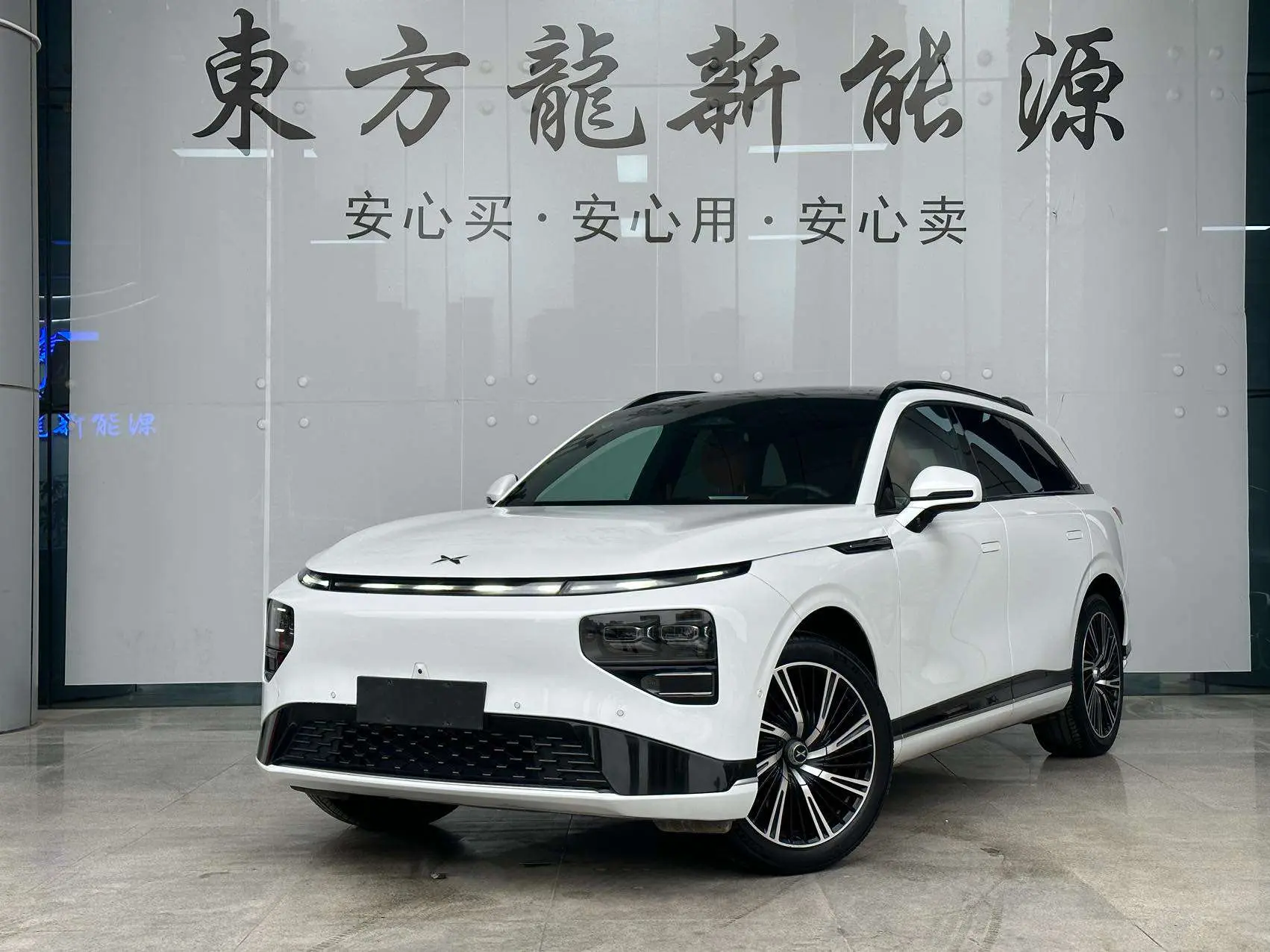 Xpeng G9  из Китая