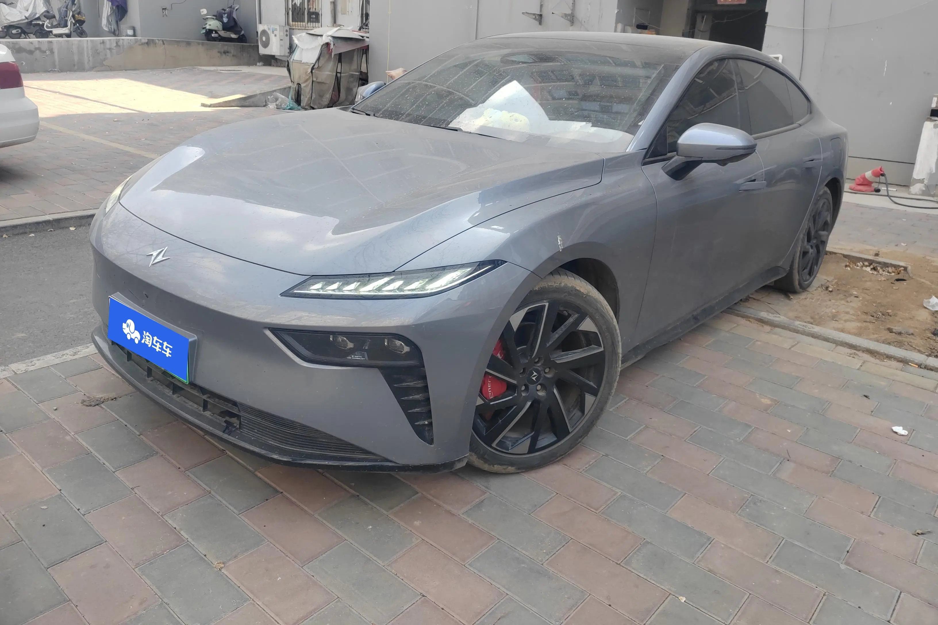 Dongfeng Eπ007  из Китая