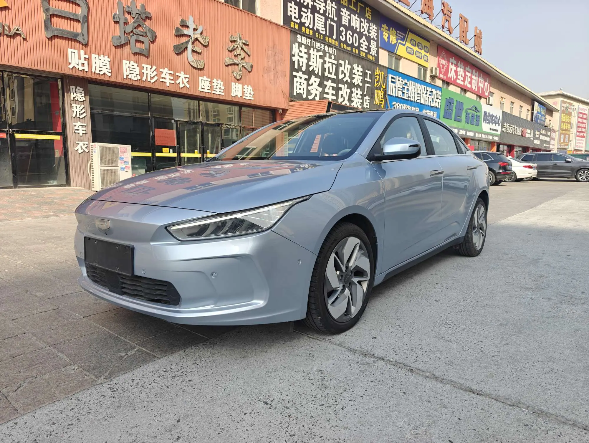 Geely Geometry A  из Китая