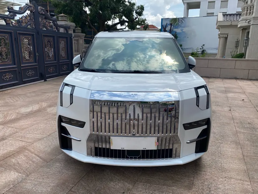 ZEEKR 009  из Китая