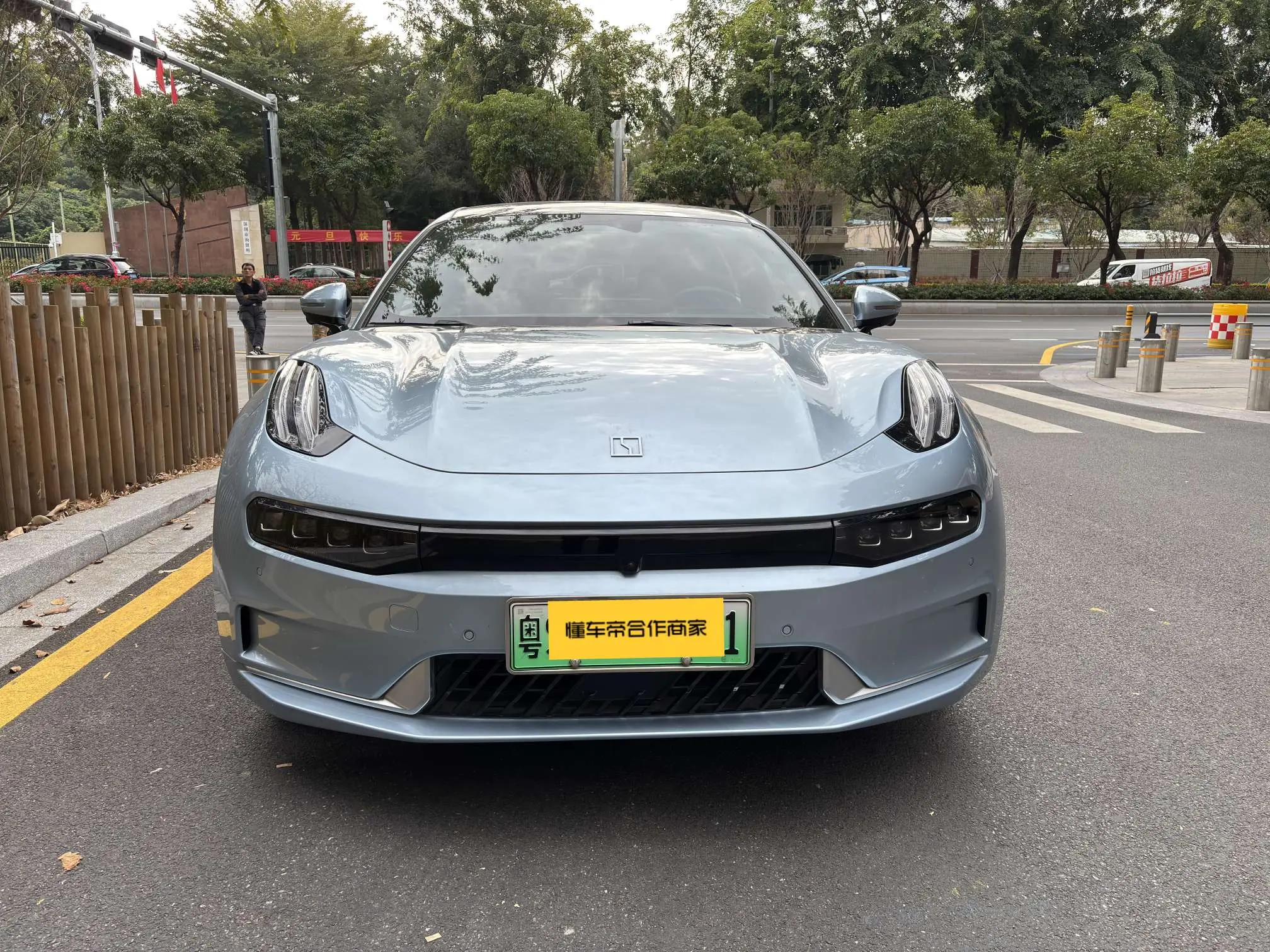 ZEEKR 001  из Китая