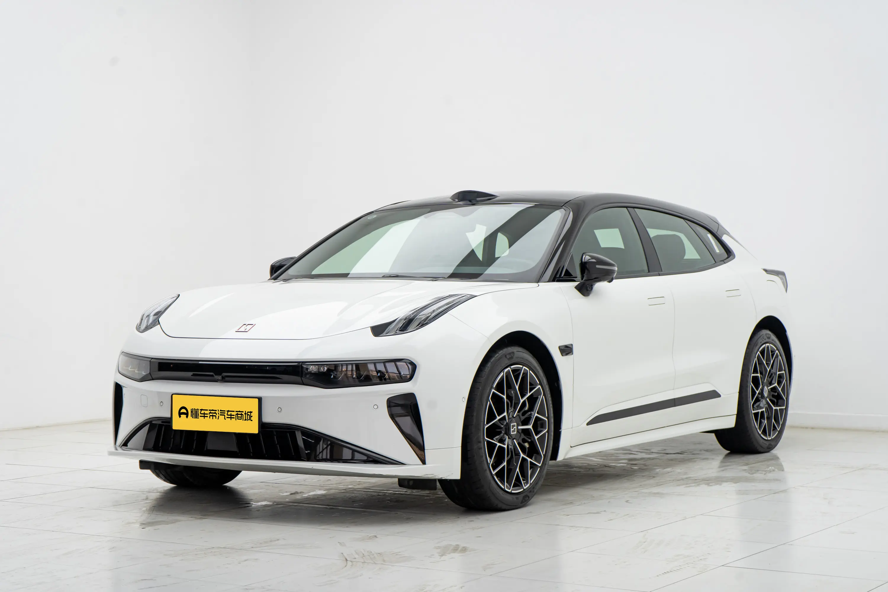 ZEEKR 001  из Китая