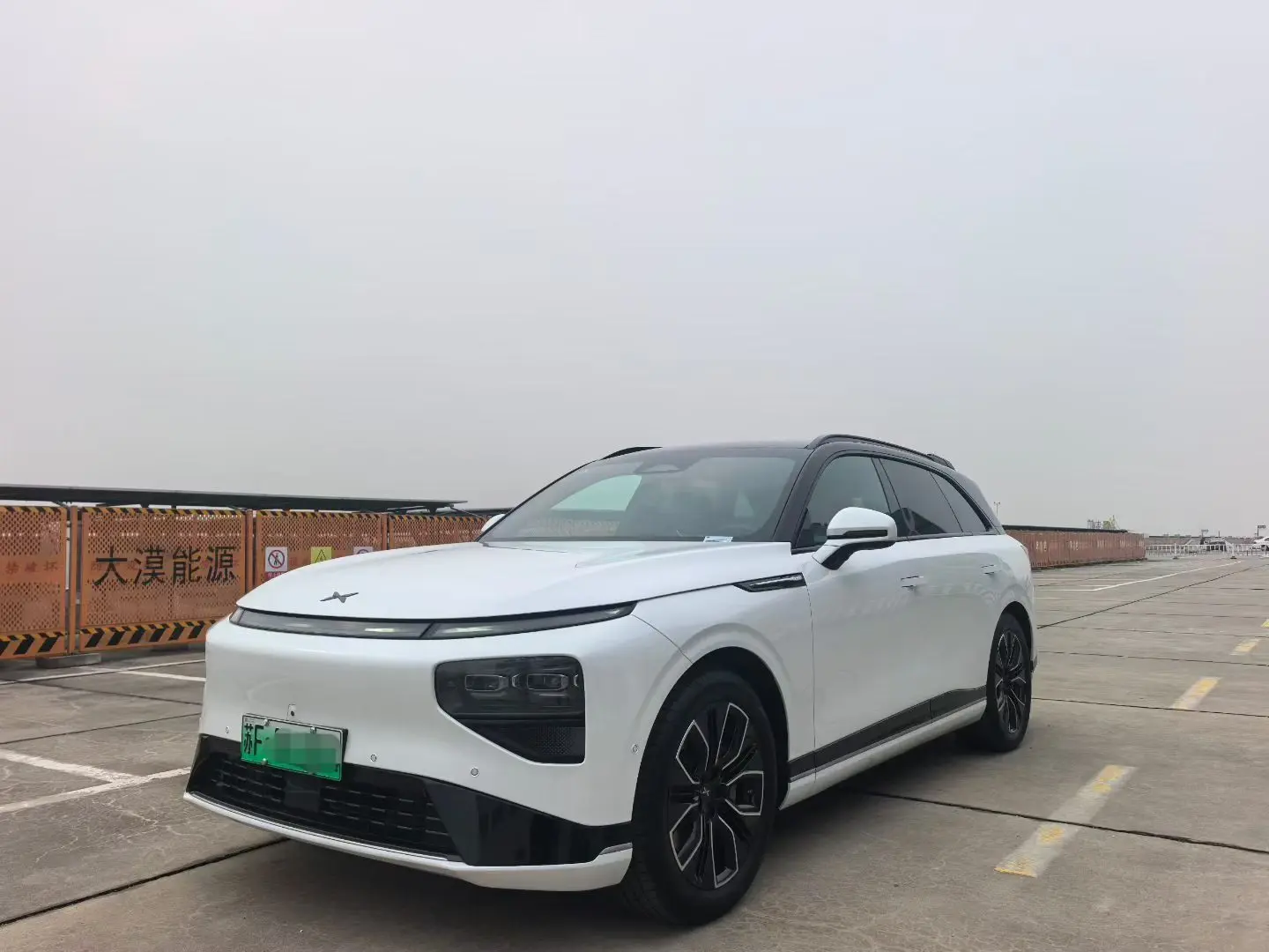 Xpeng G9  из Китая