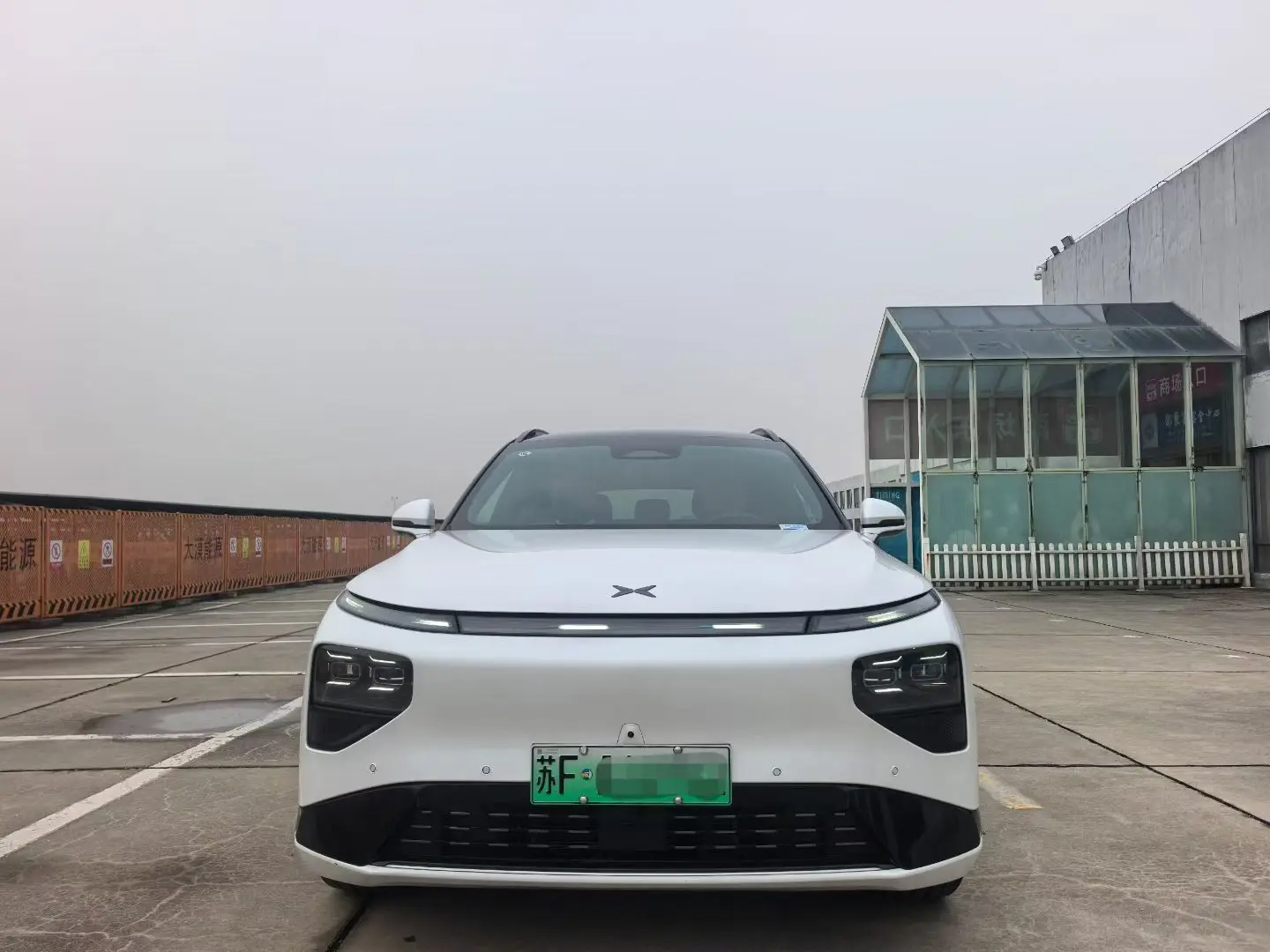 Xpeng G9  из Китая