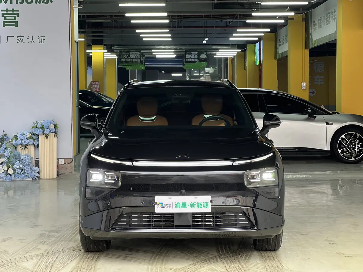 Xpeng G9  из Китая