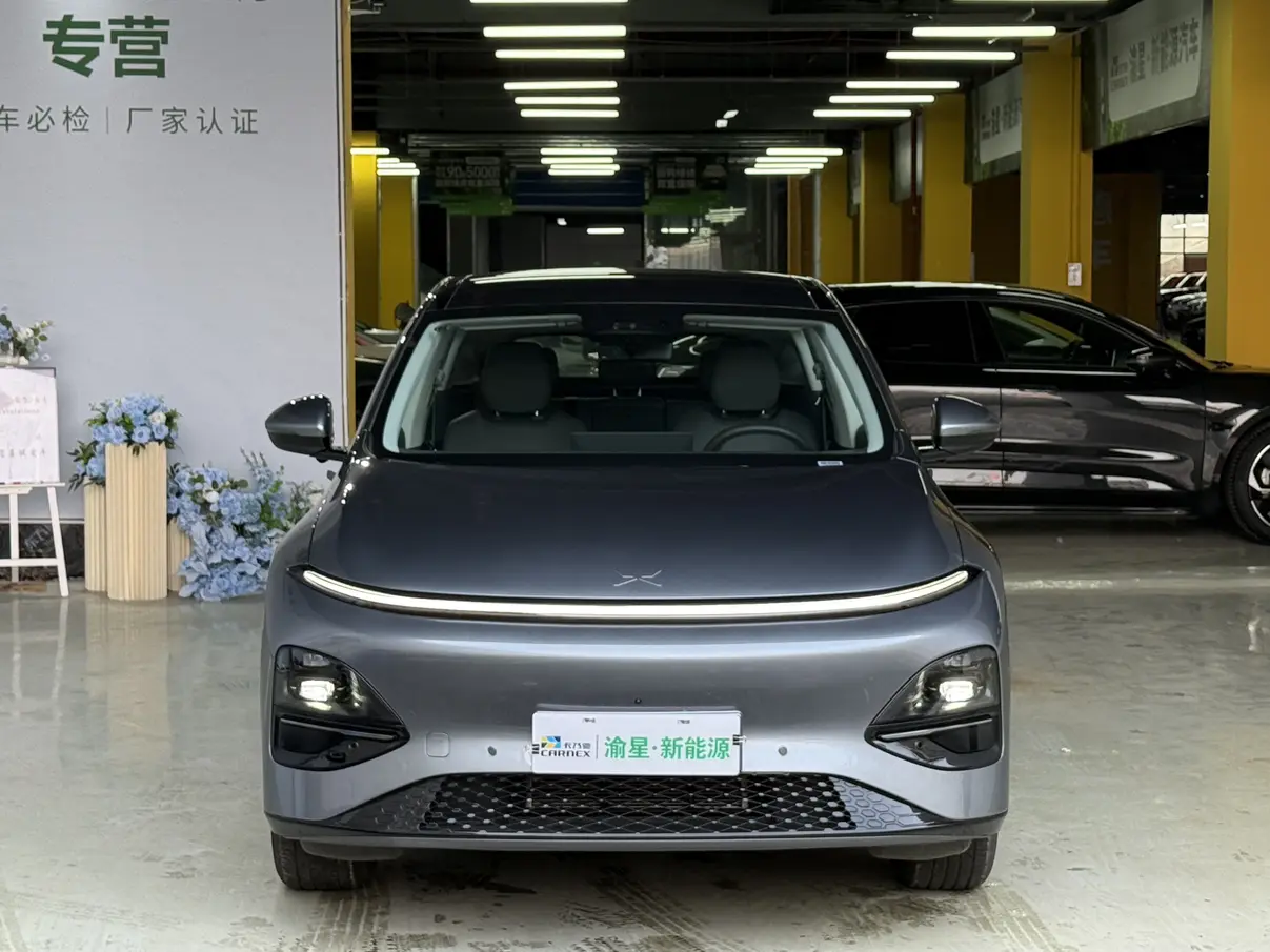 Xpeng G6  из Китая