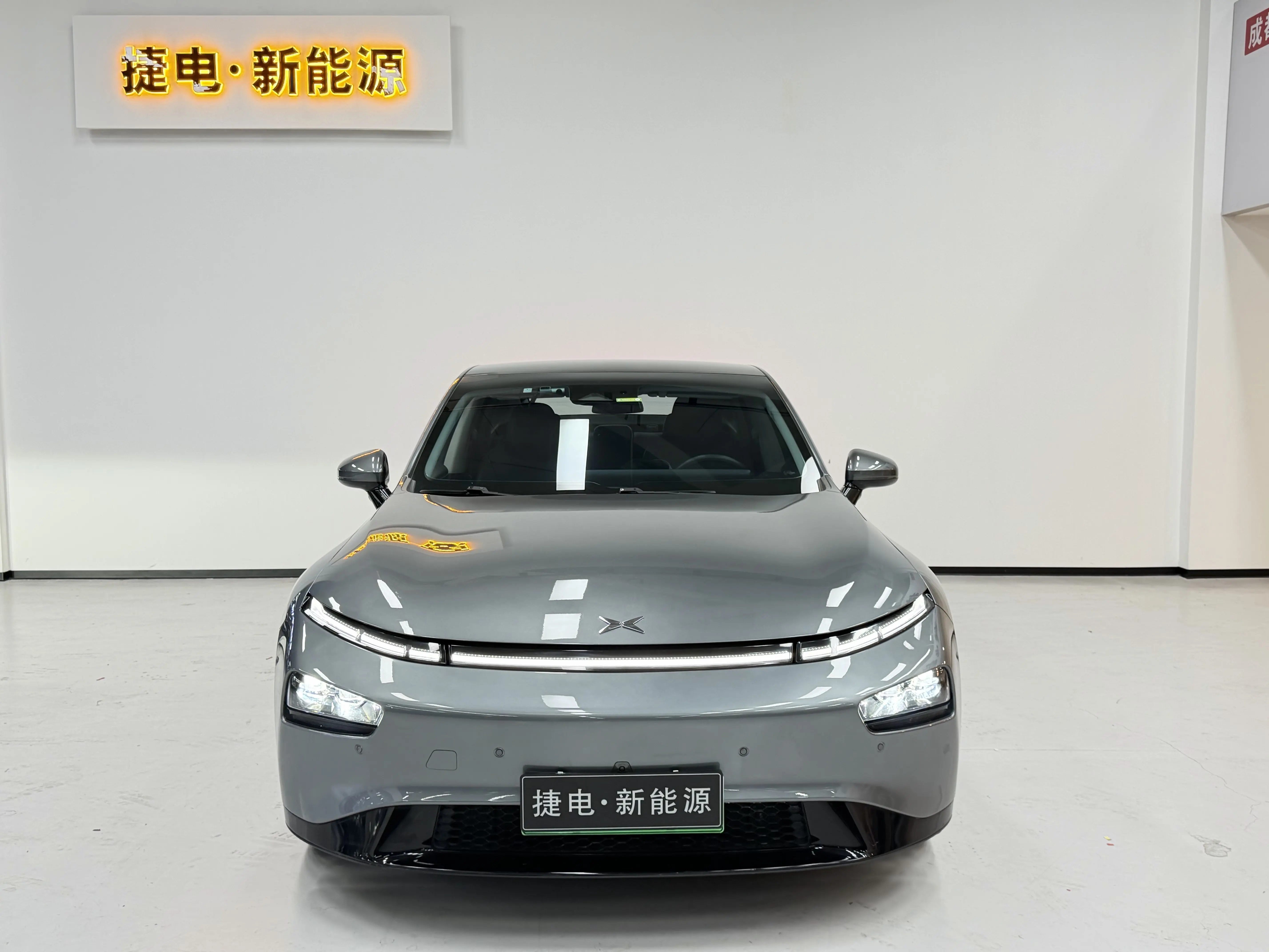 Xpeng P7  из Китая