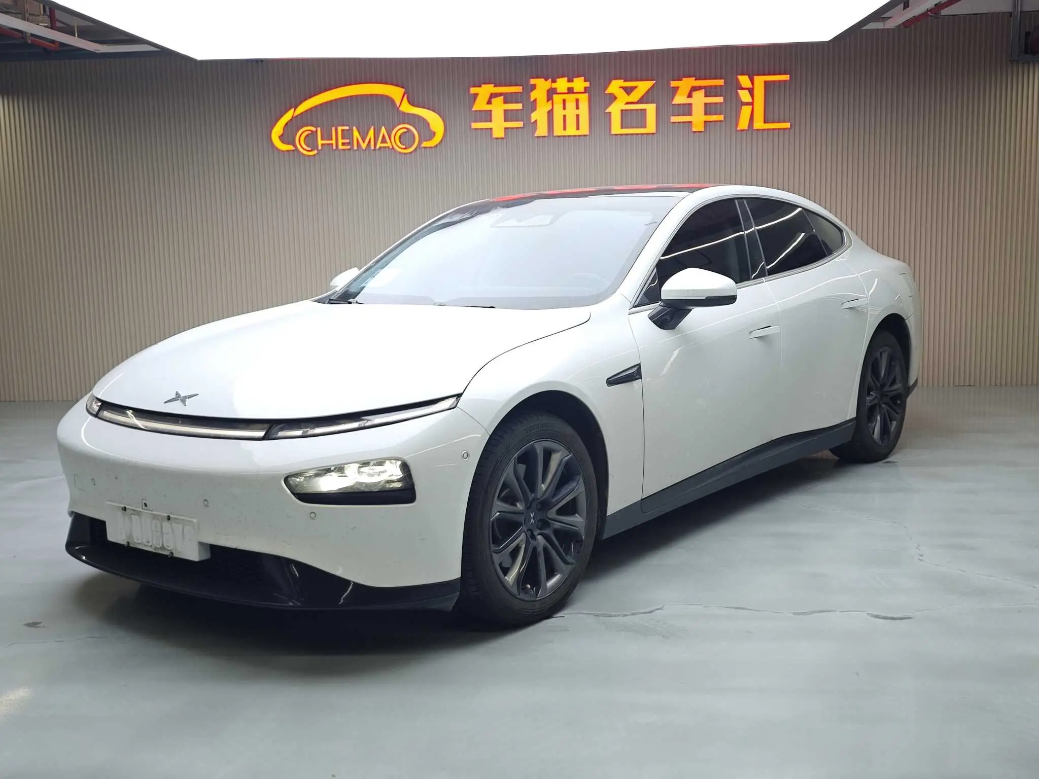 Xpeng P7  из Китая