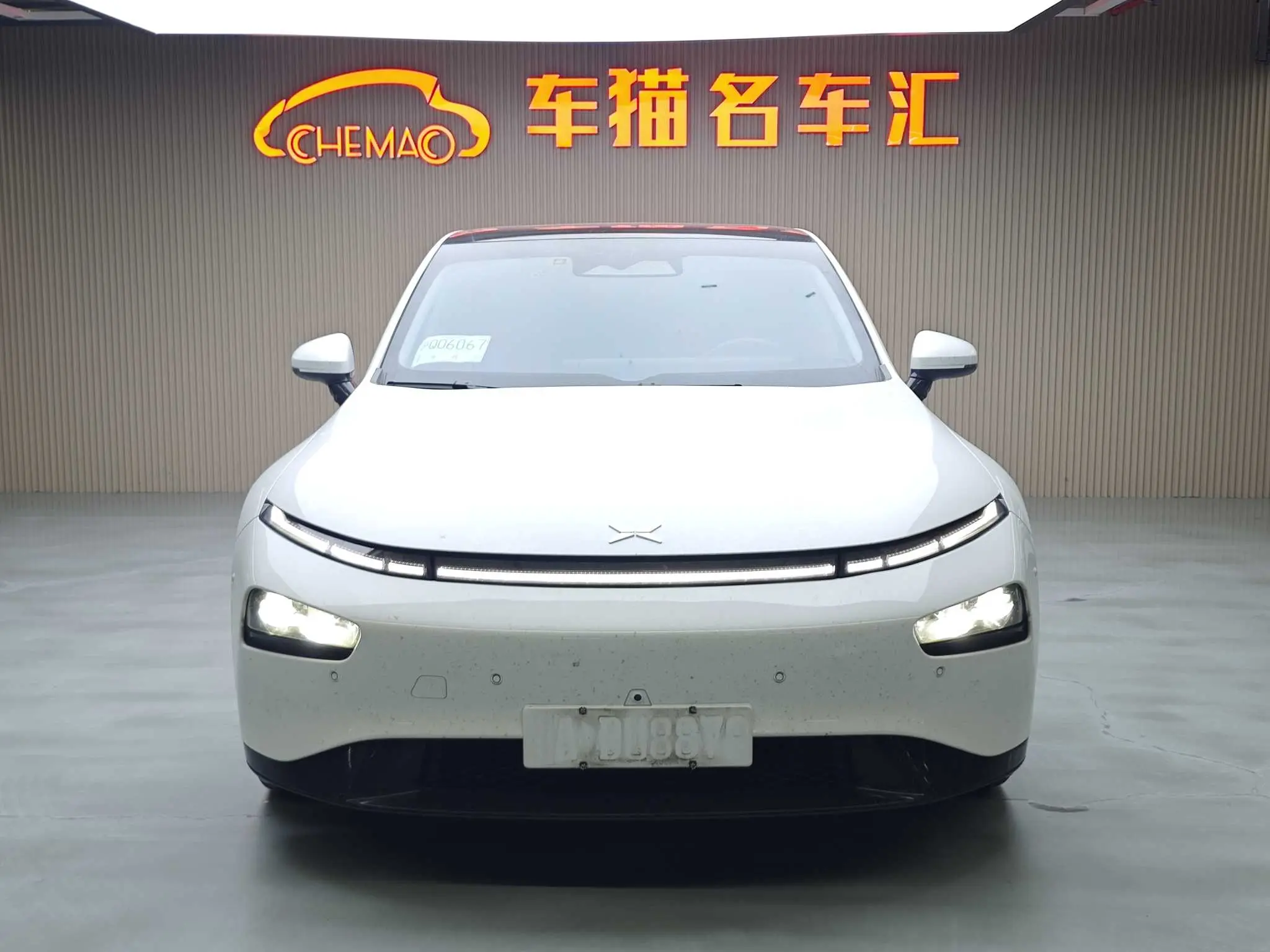 Xpeng P7  из Китая