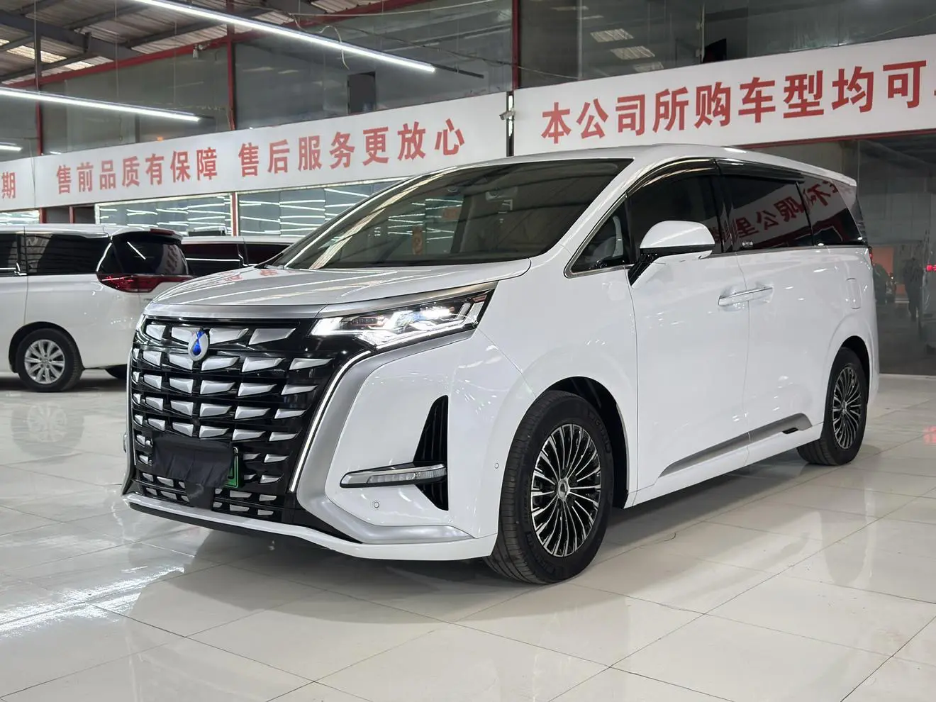 Denza D9 DM  из Китая