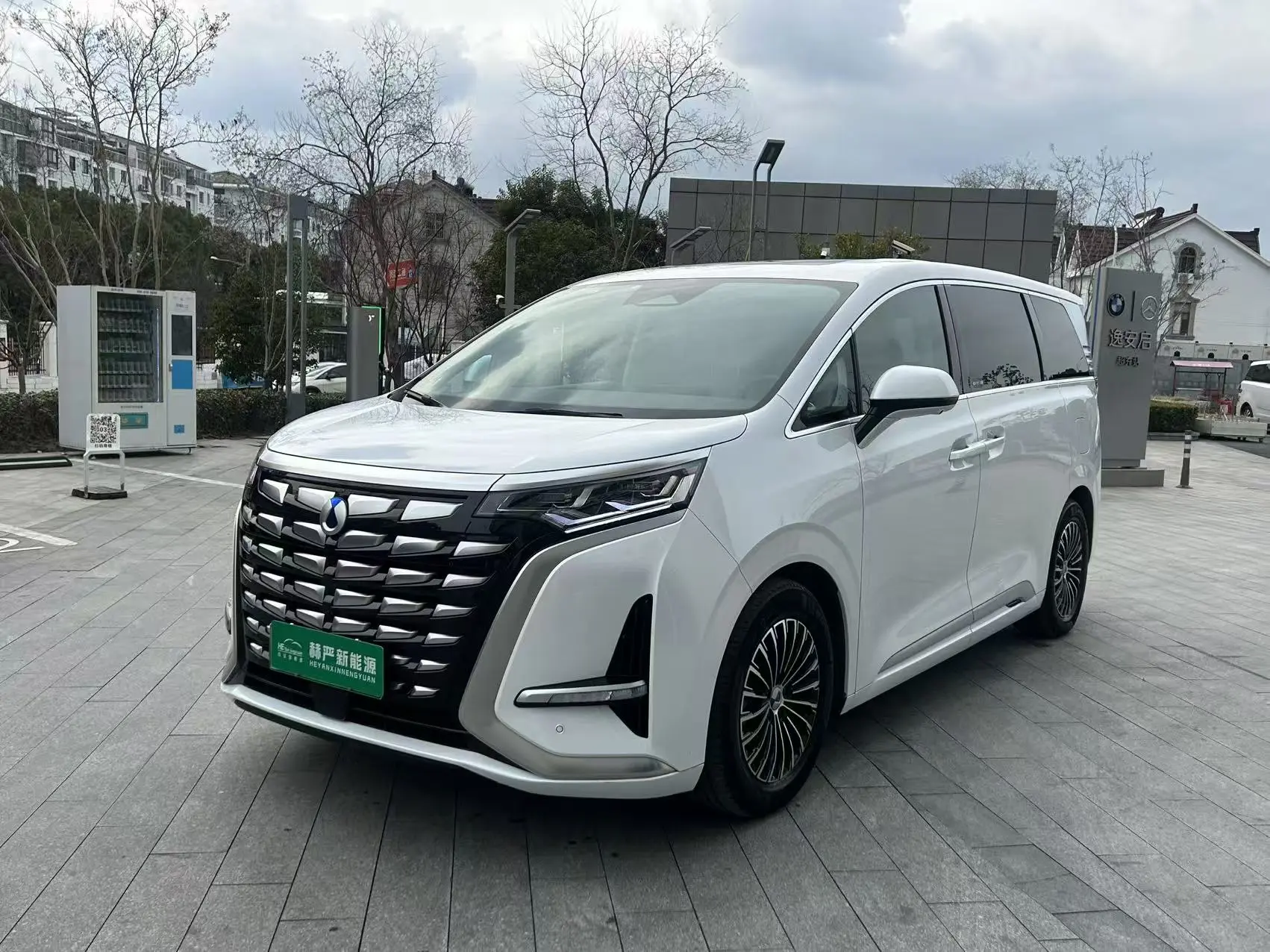 Denza D9 DM  из Китая