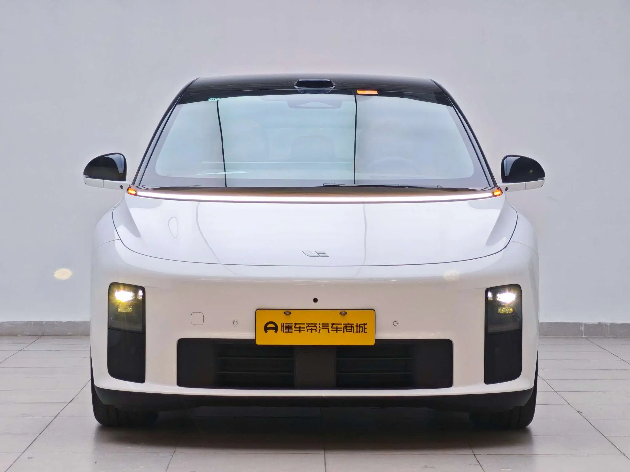 Li Ideal i6  из Китая