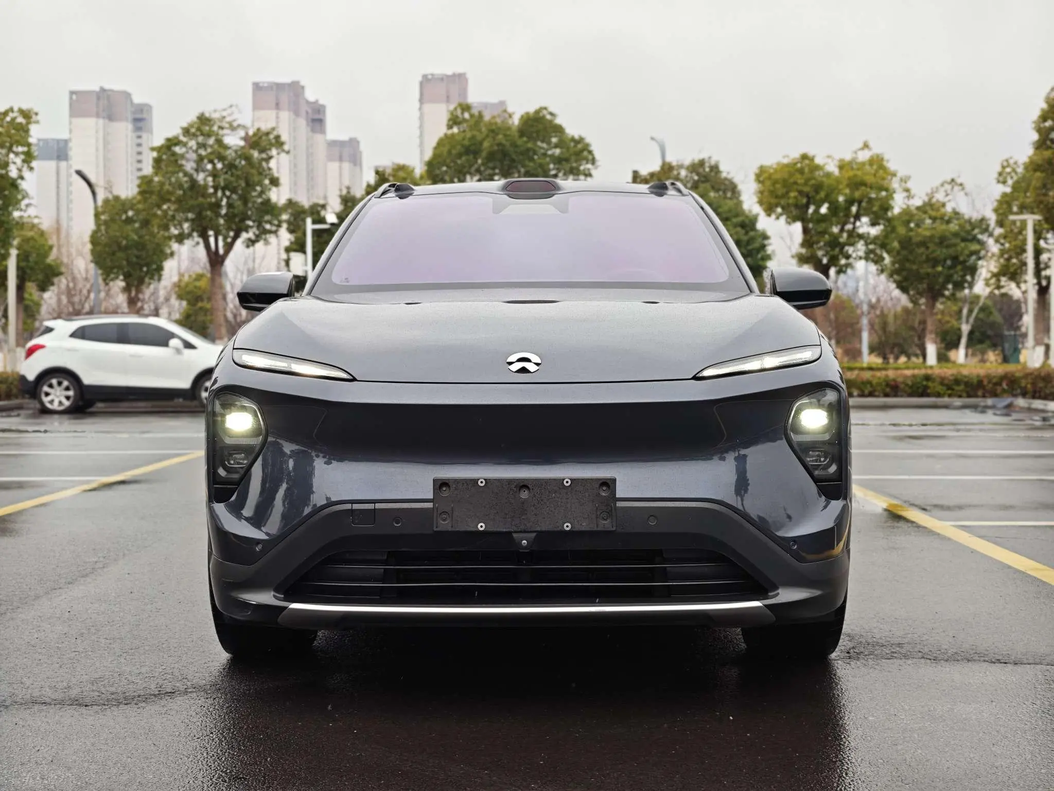 NIO ES7  из Китая