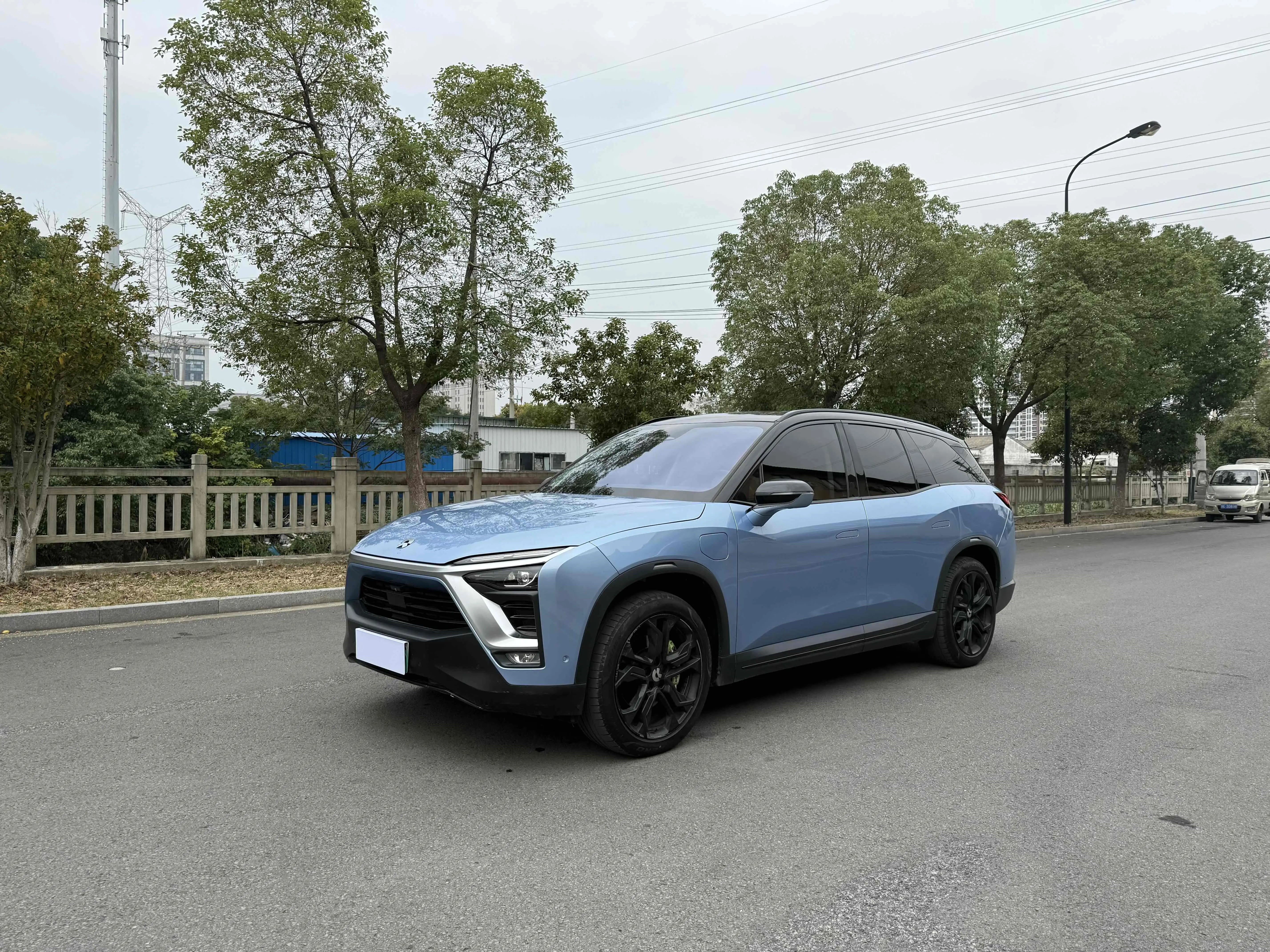 NIO ES8  из Китая
