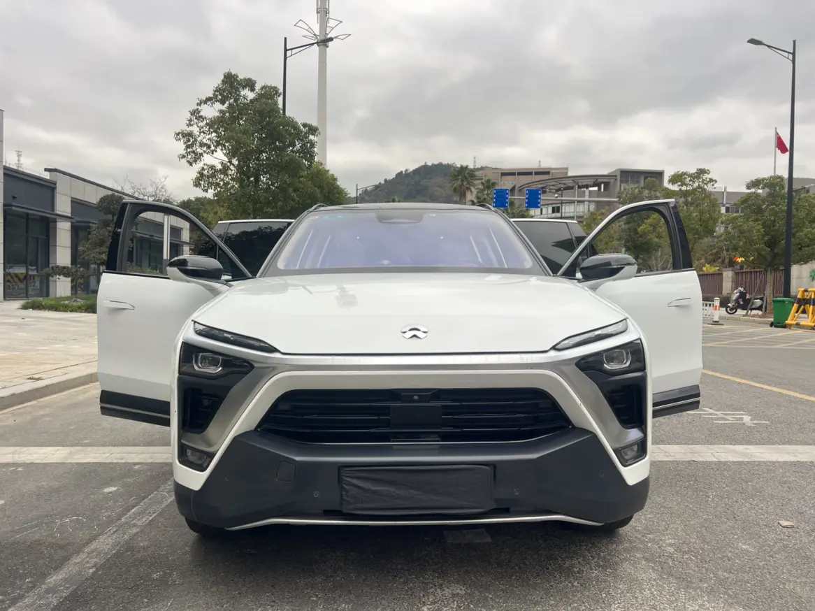 NIO ES8  из Китая
