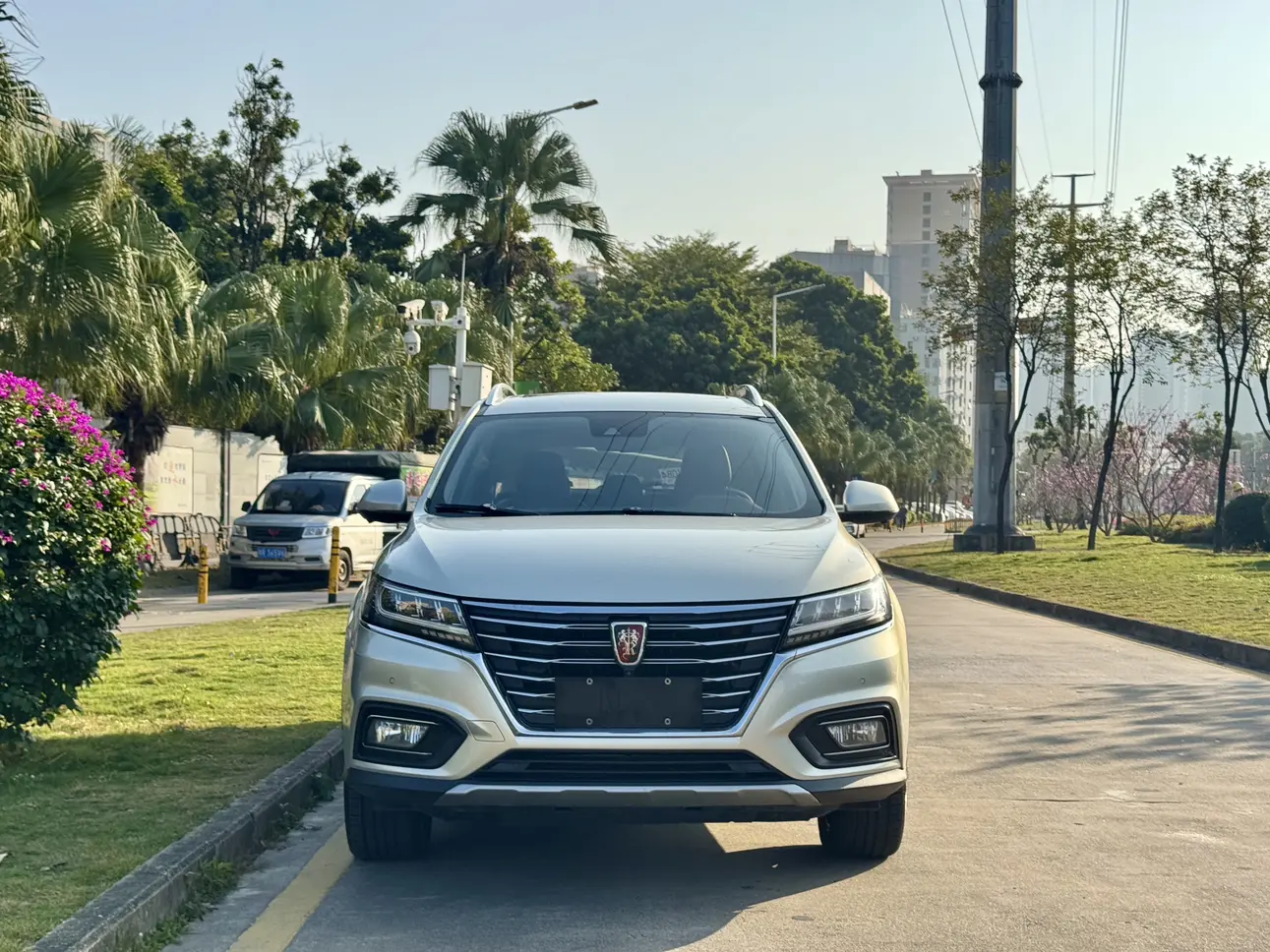 Roewe eRX5  из Китая