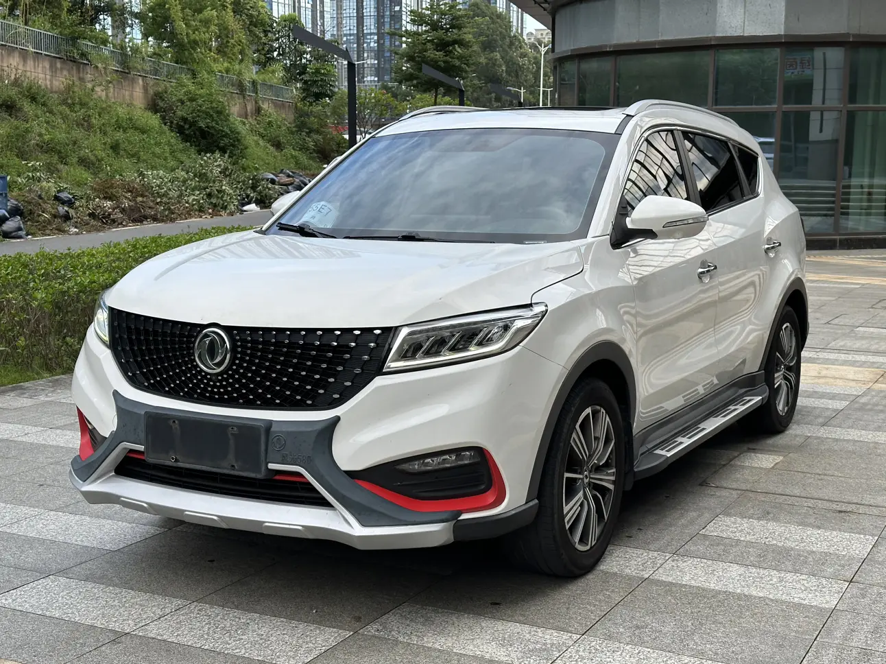 Dongfeng Fengguang 580Pro  из Китая