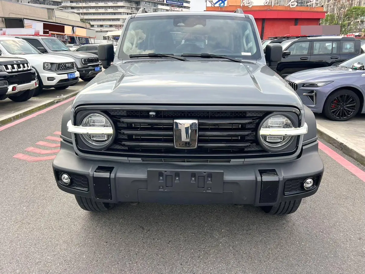 Tank 300  из Китая