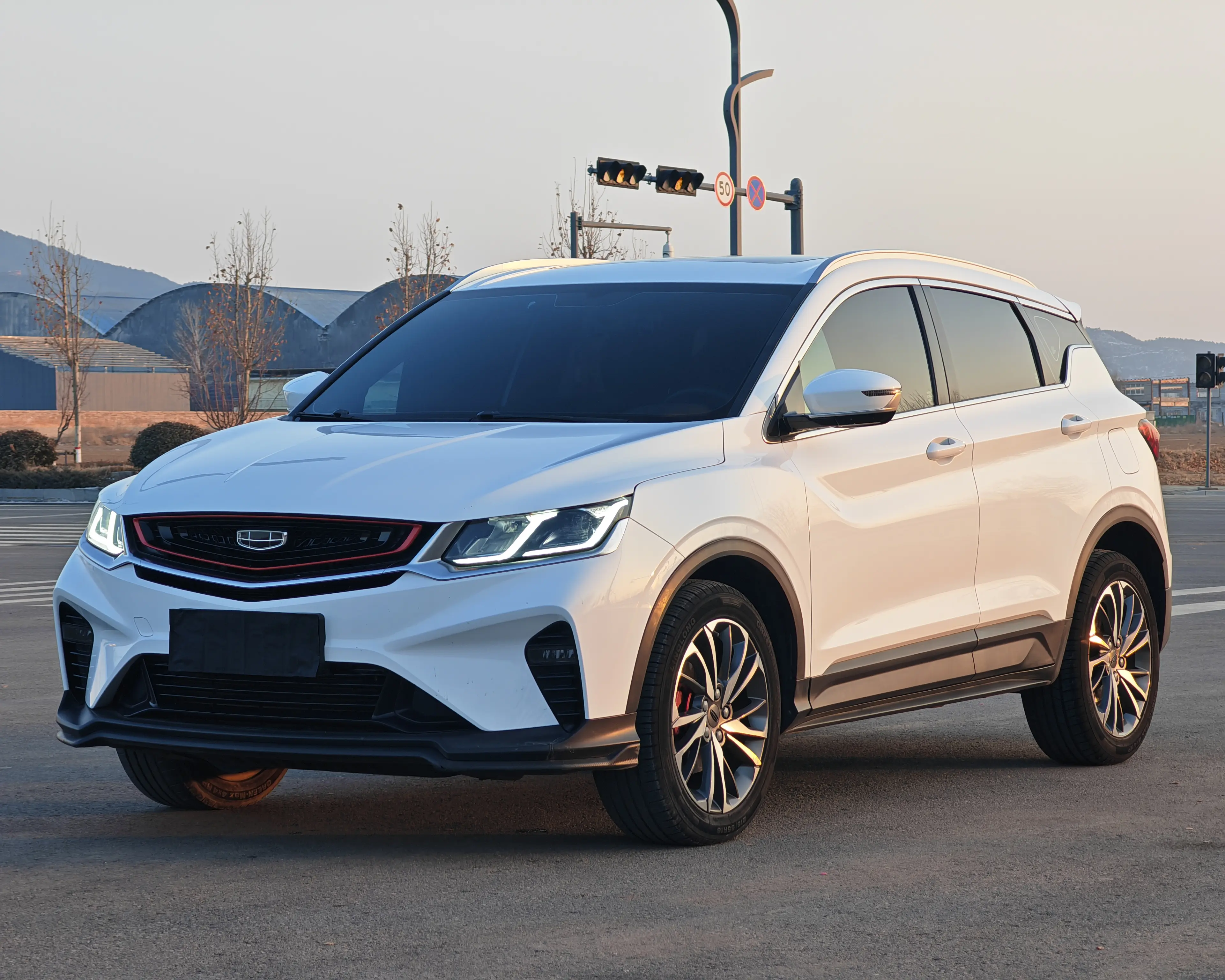 Geely Coolray SX11 (Binyue)  из Китая