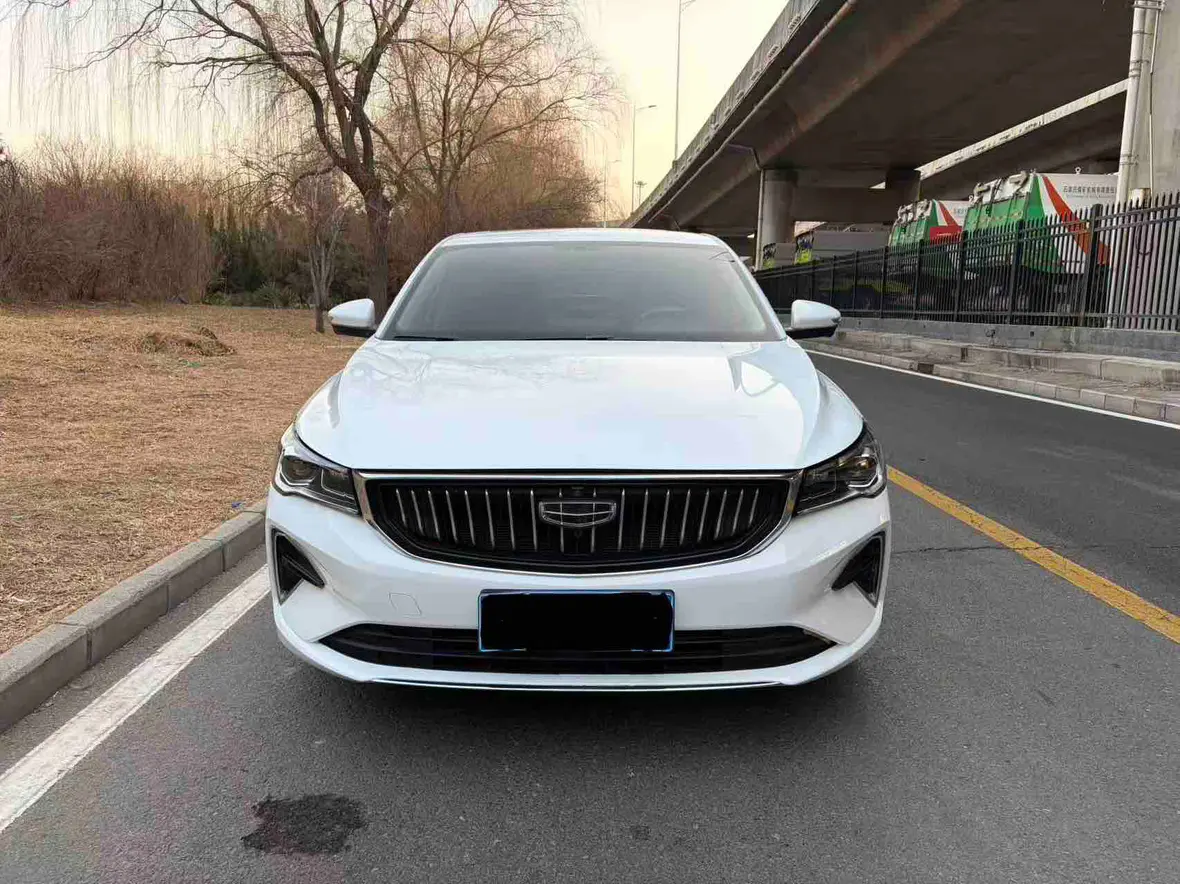 Geely Emgrand  из Китая